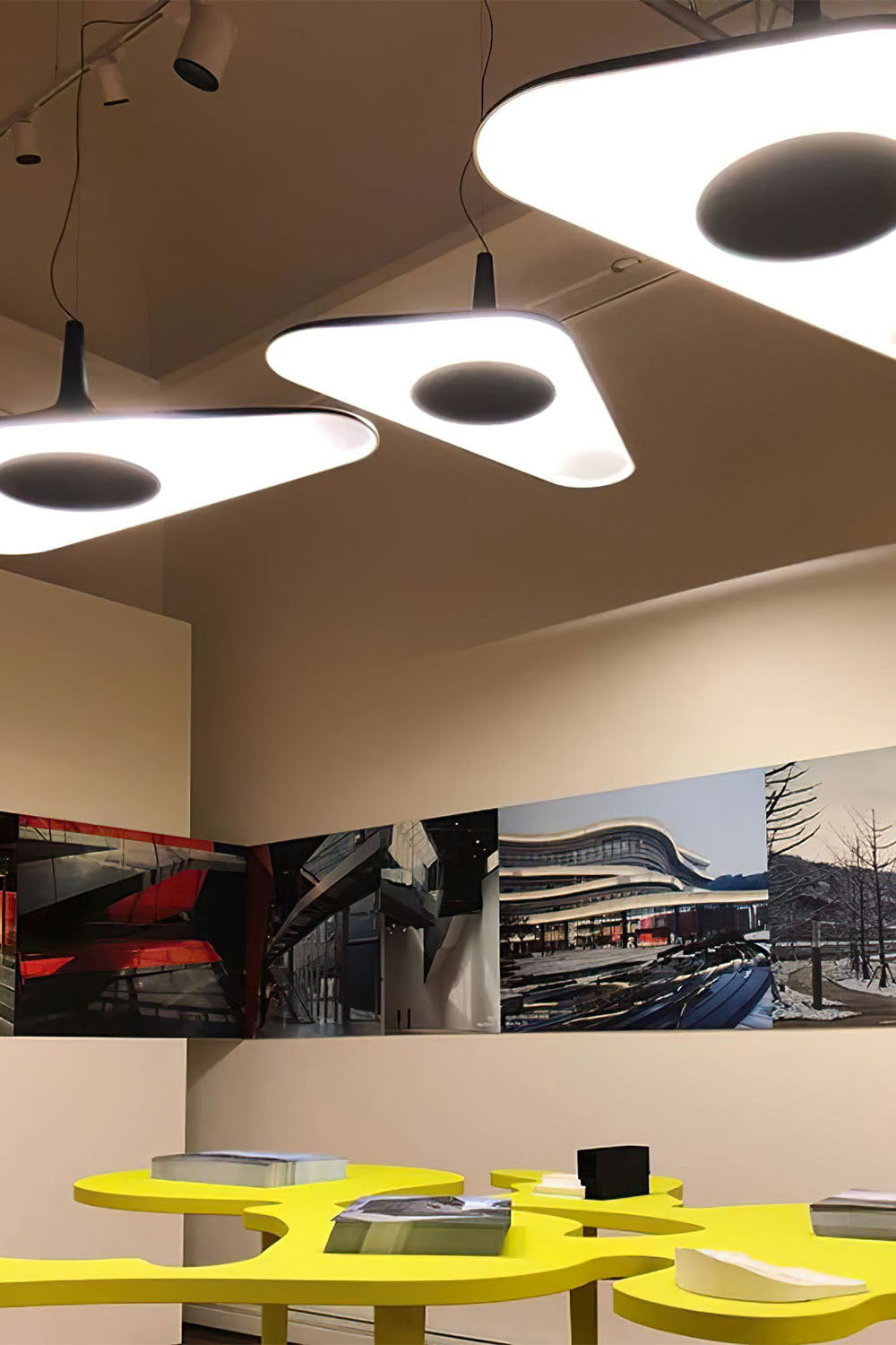 Simple Aero Pendant Light
