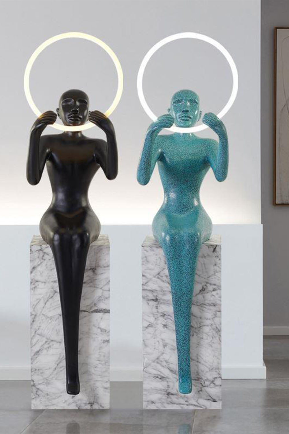 Sitting Sculpture Floor Lamp