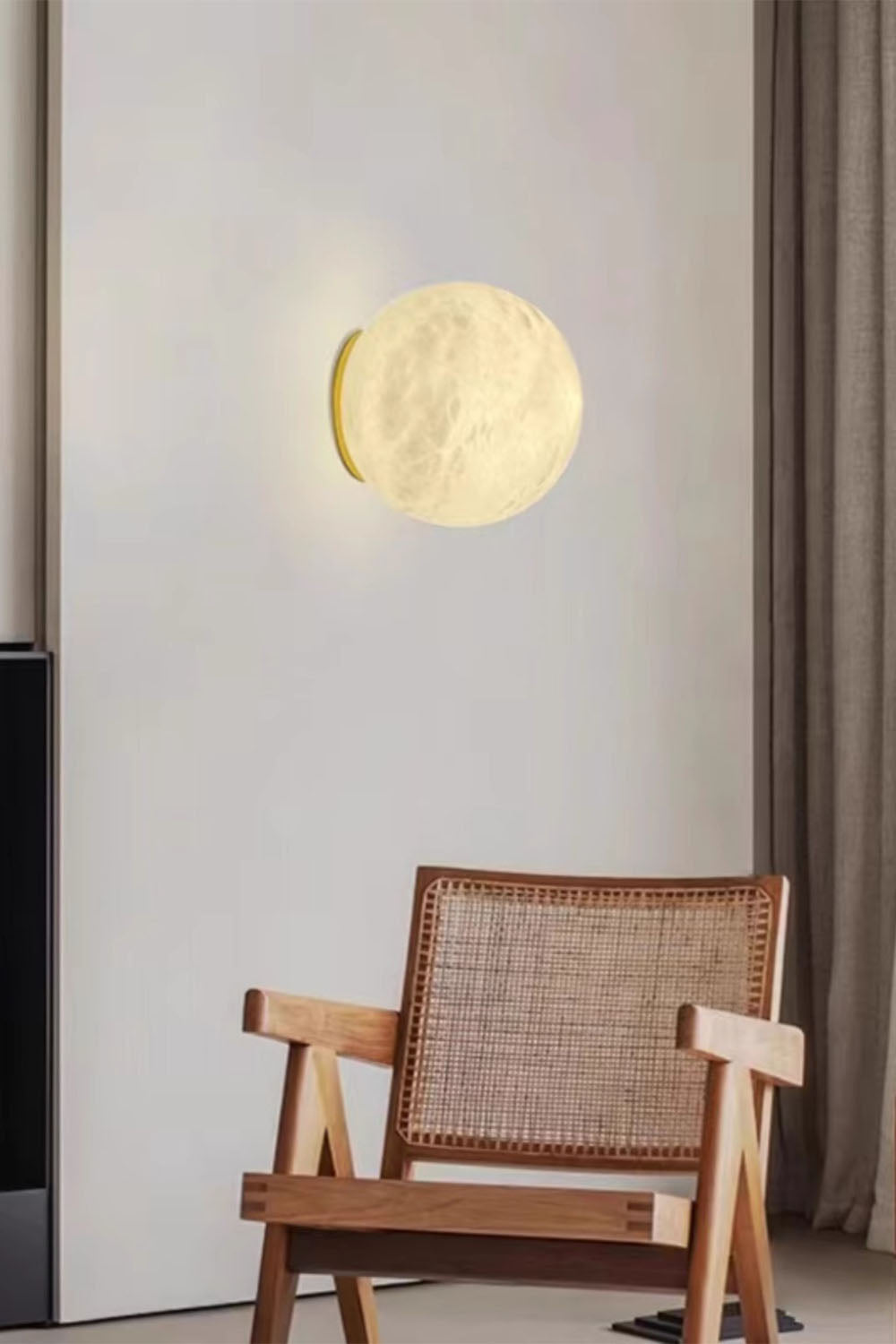 Snow-Vein Stone Globe Wall Lamp