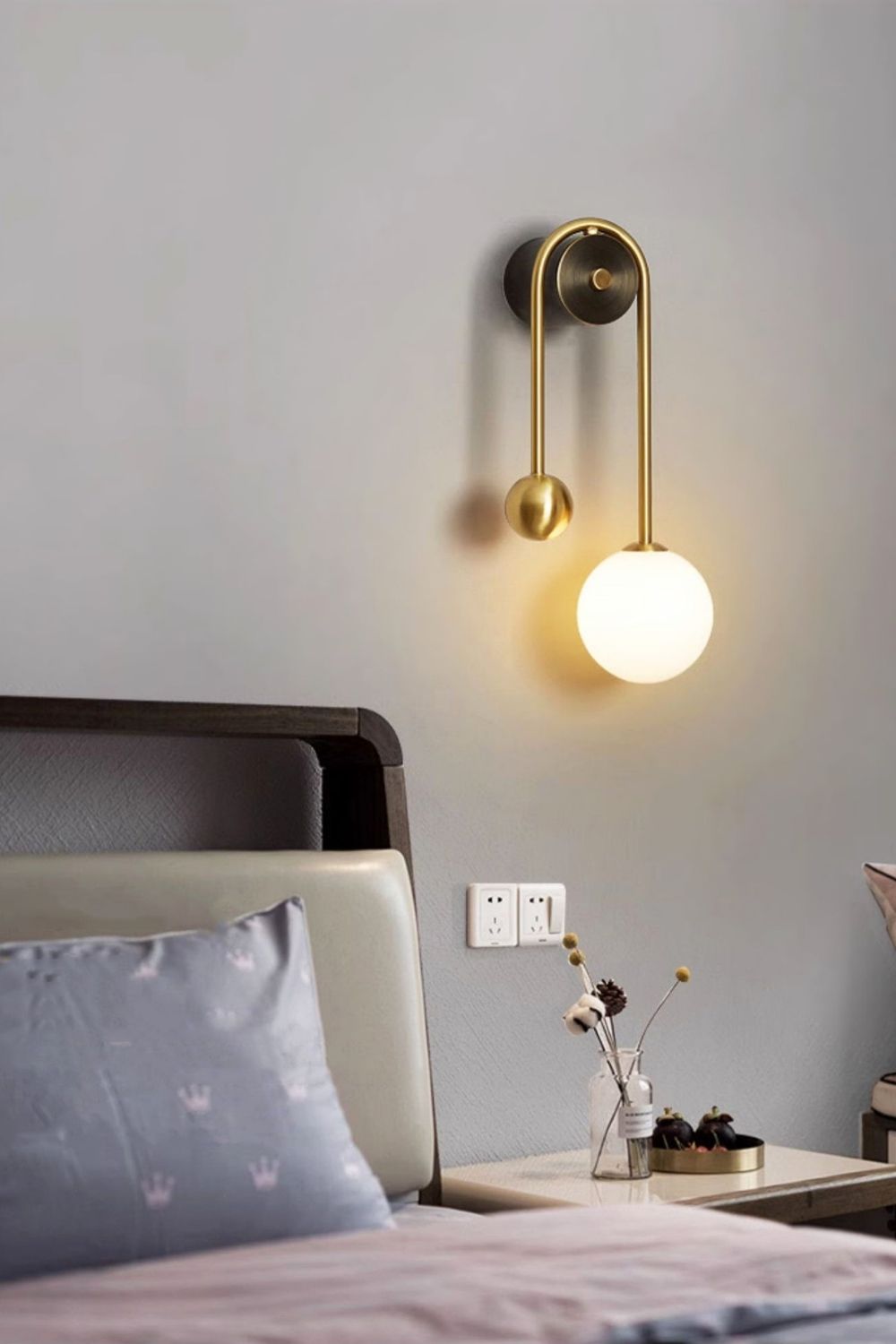 Spherical Light Luxury Wall Lamp