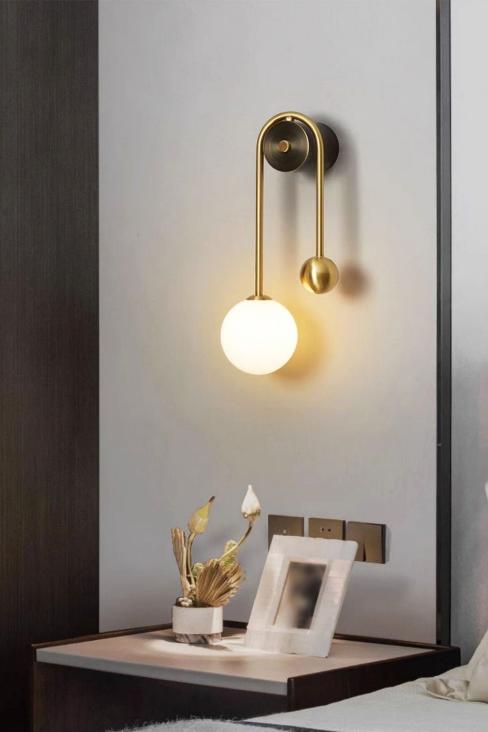 Spherical Light Luxury Wall Lamp