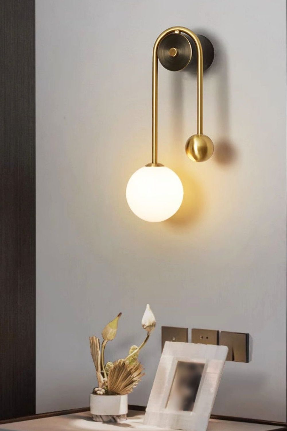Spherical Light Luxury Wall Lamp