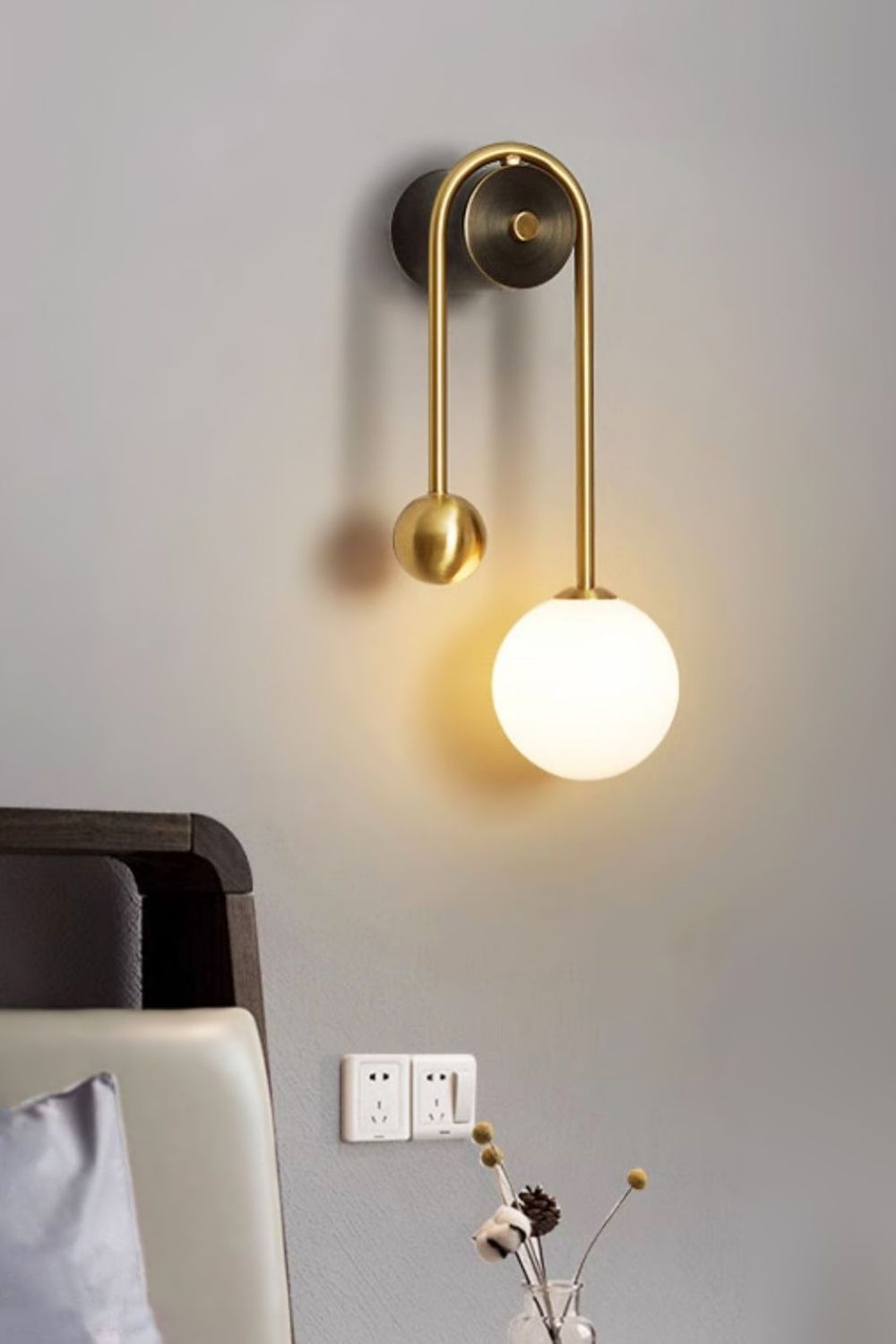 Spherical Light Luxury Wall Lamp