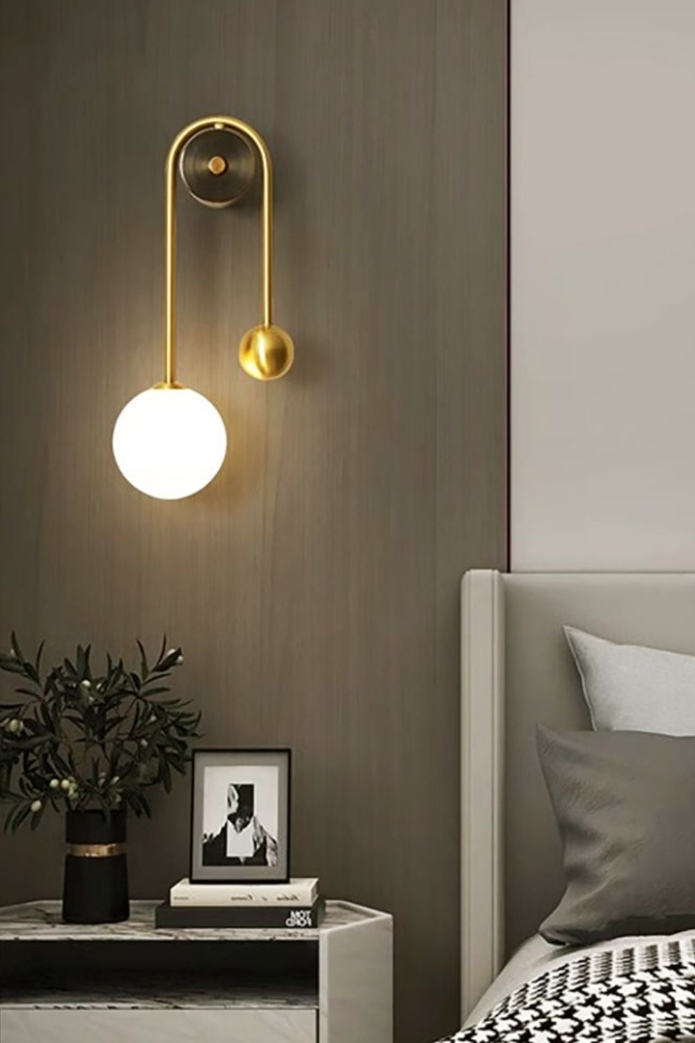 Spherical Light Luxury Wall Lamp