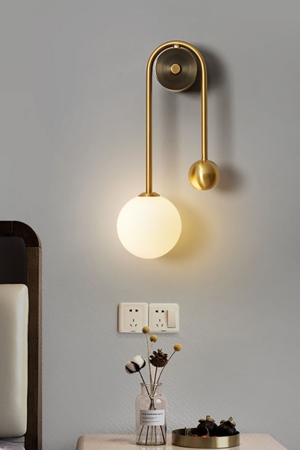 Spherical Light Luxury Wall Lamp