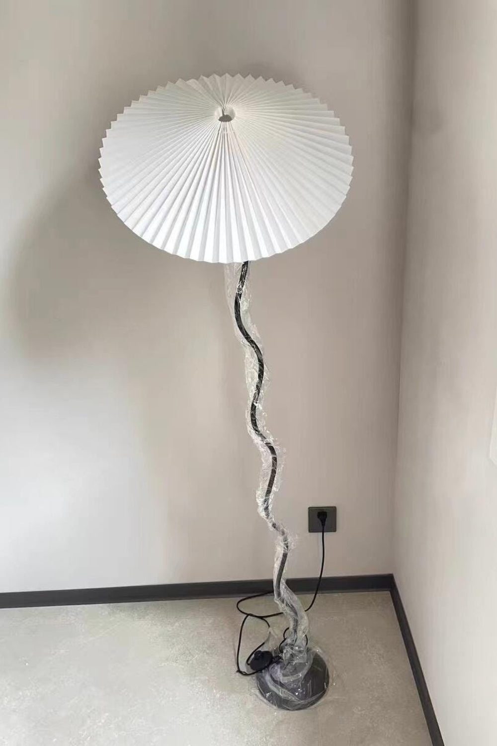 Squiggle Floor Lamp - SamuLighting