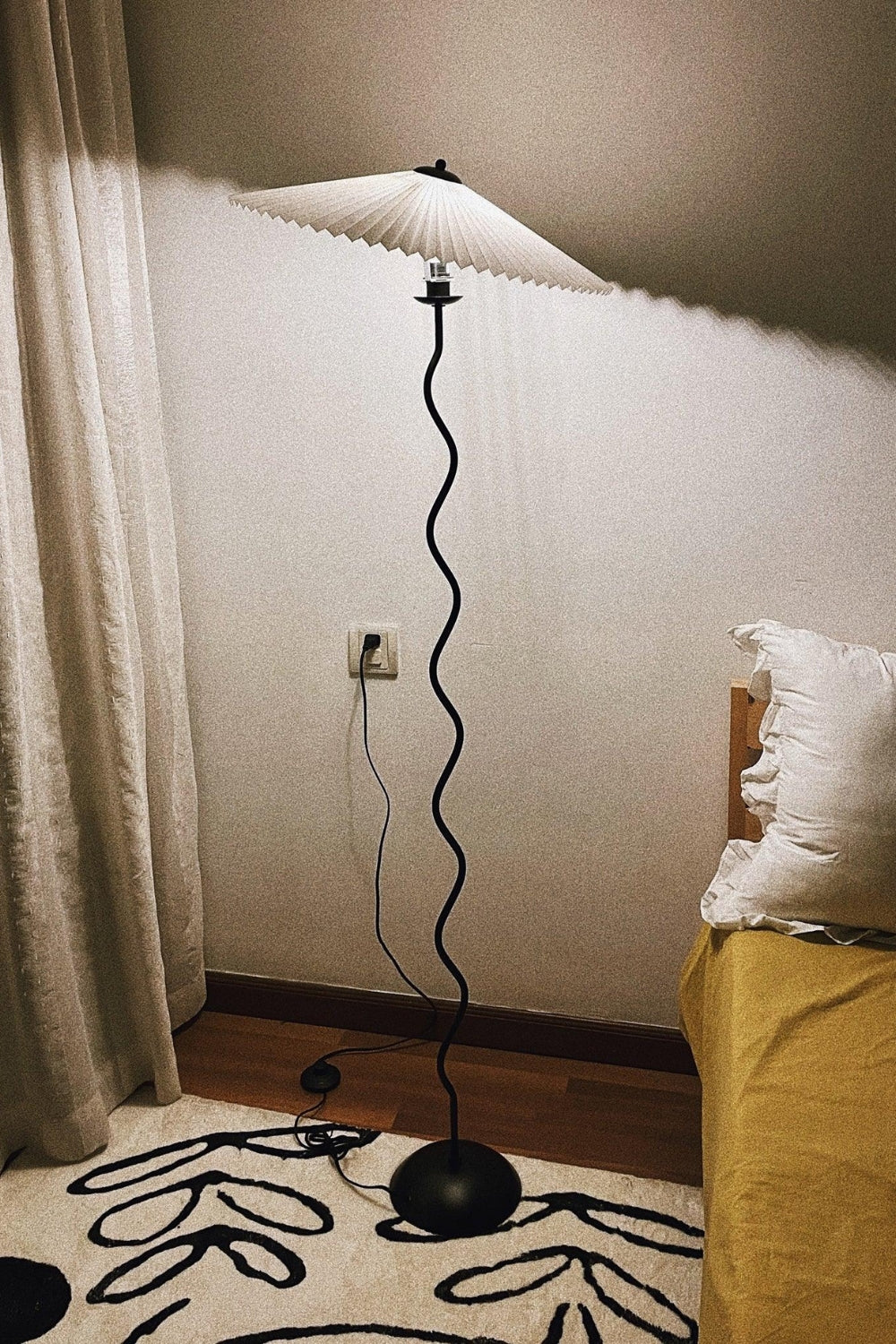 Squiggle Floor Lamp - SamuLighting