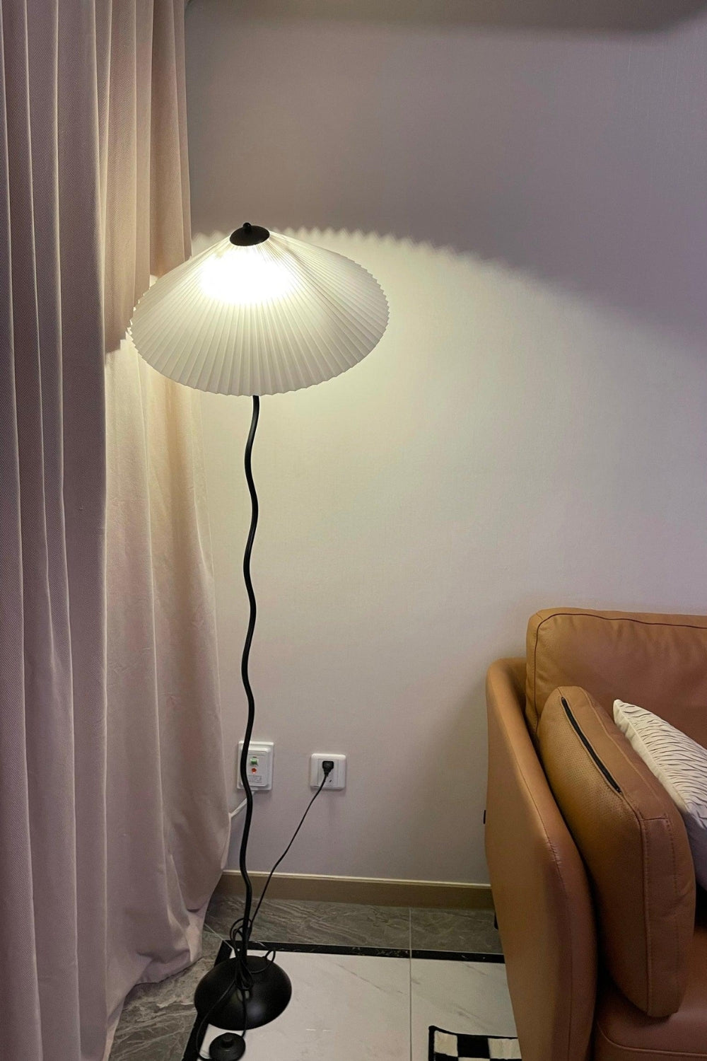 Squiggle Floor Lamp - SamuLighting