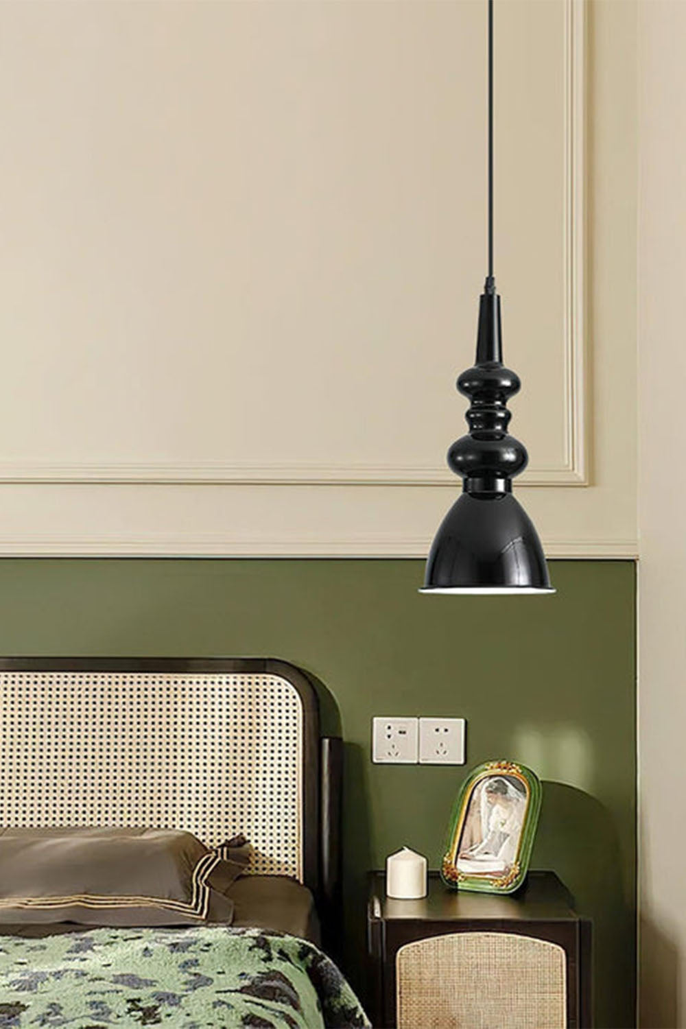 Svelte Noir Pendant Light