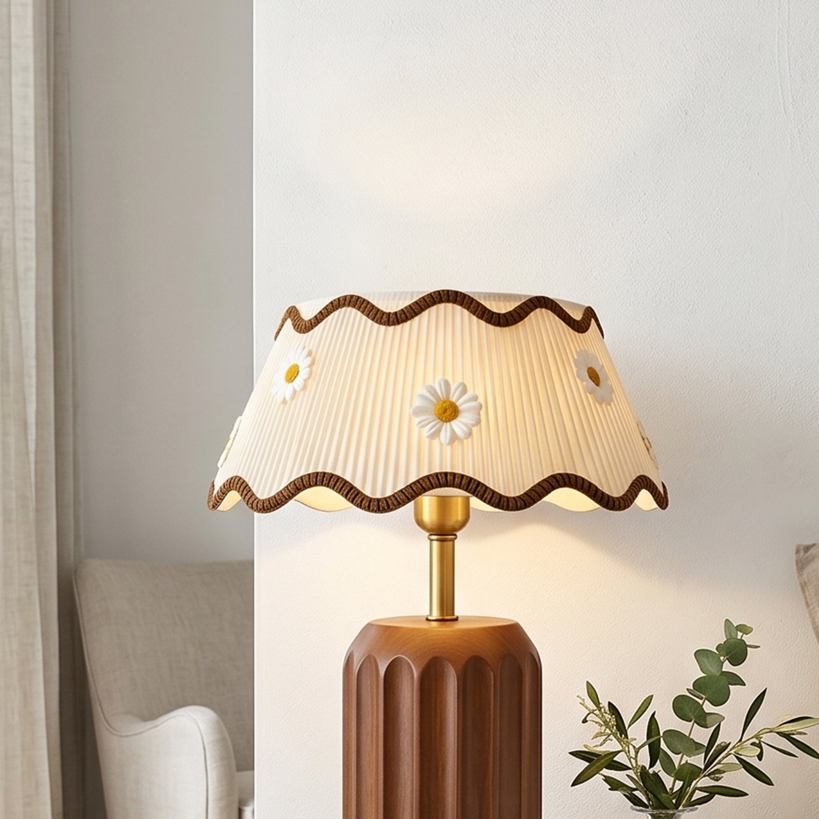 Whimsical Daisy Scalloped Shade