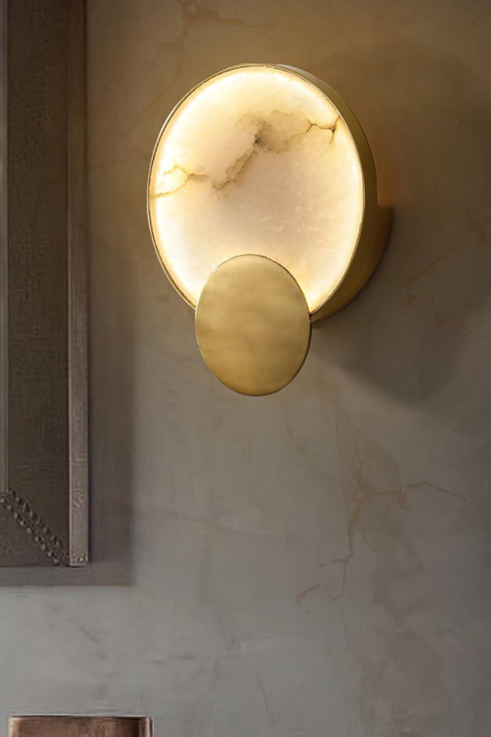 Modern Terra Svet Alabaster Wall Lamp