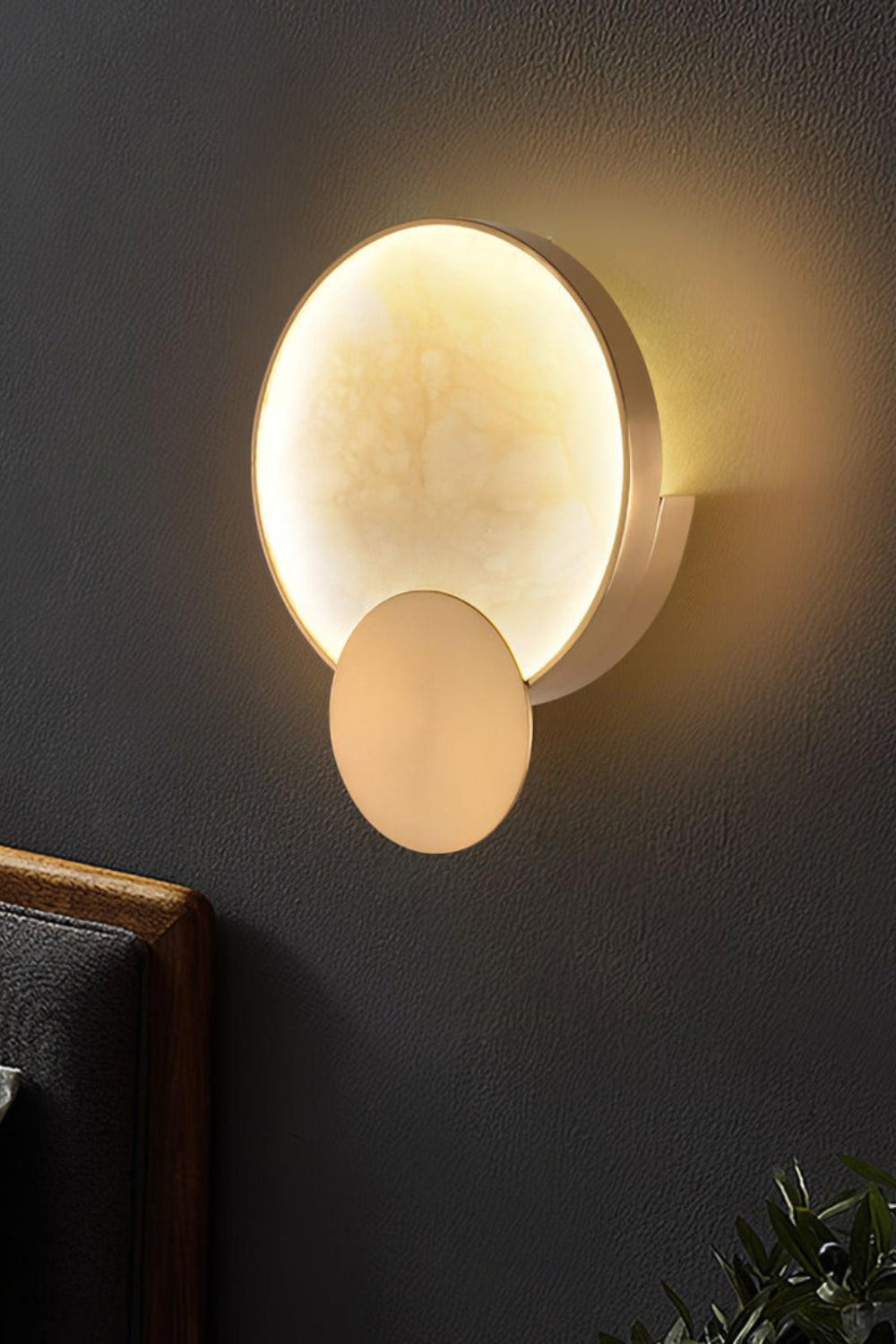 Modern Terra Svet Alabaster Wall Lamp