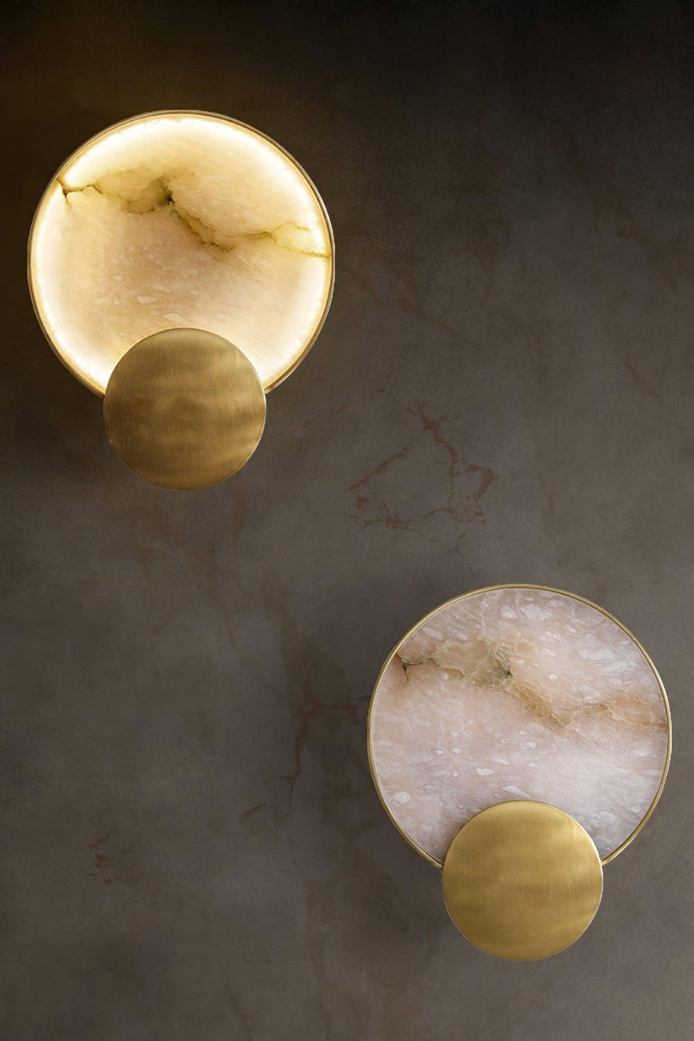 Modern Terra Svet Alabaster Wall Lamp