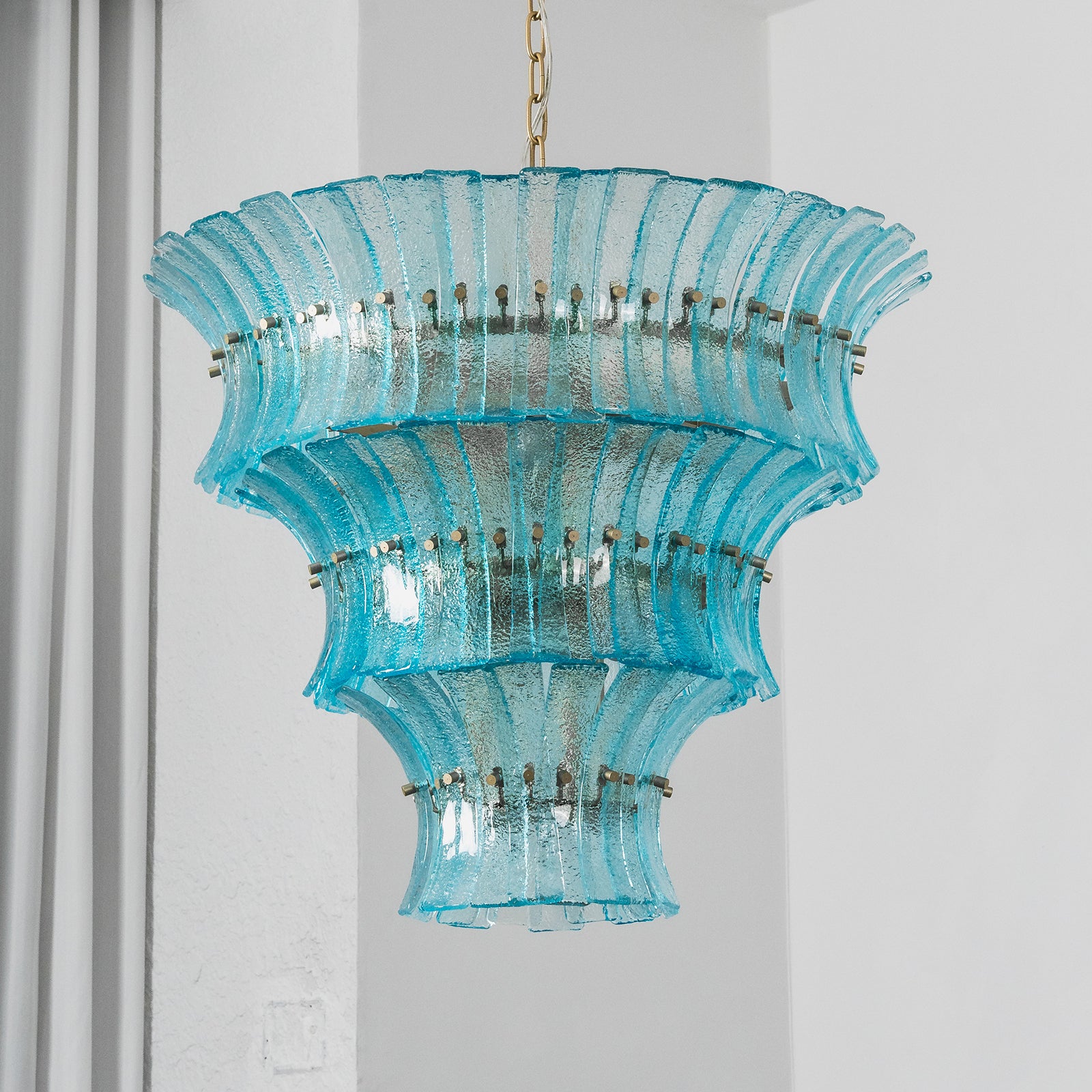 Multi-Tiered Cascading Silhouette