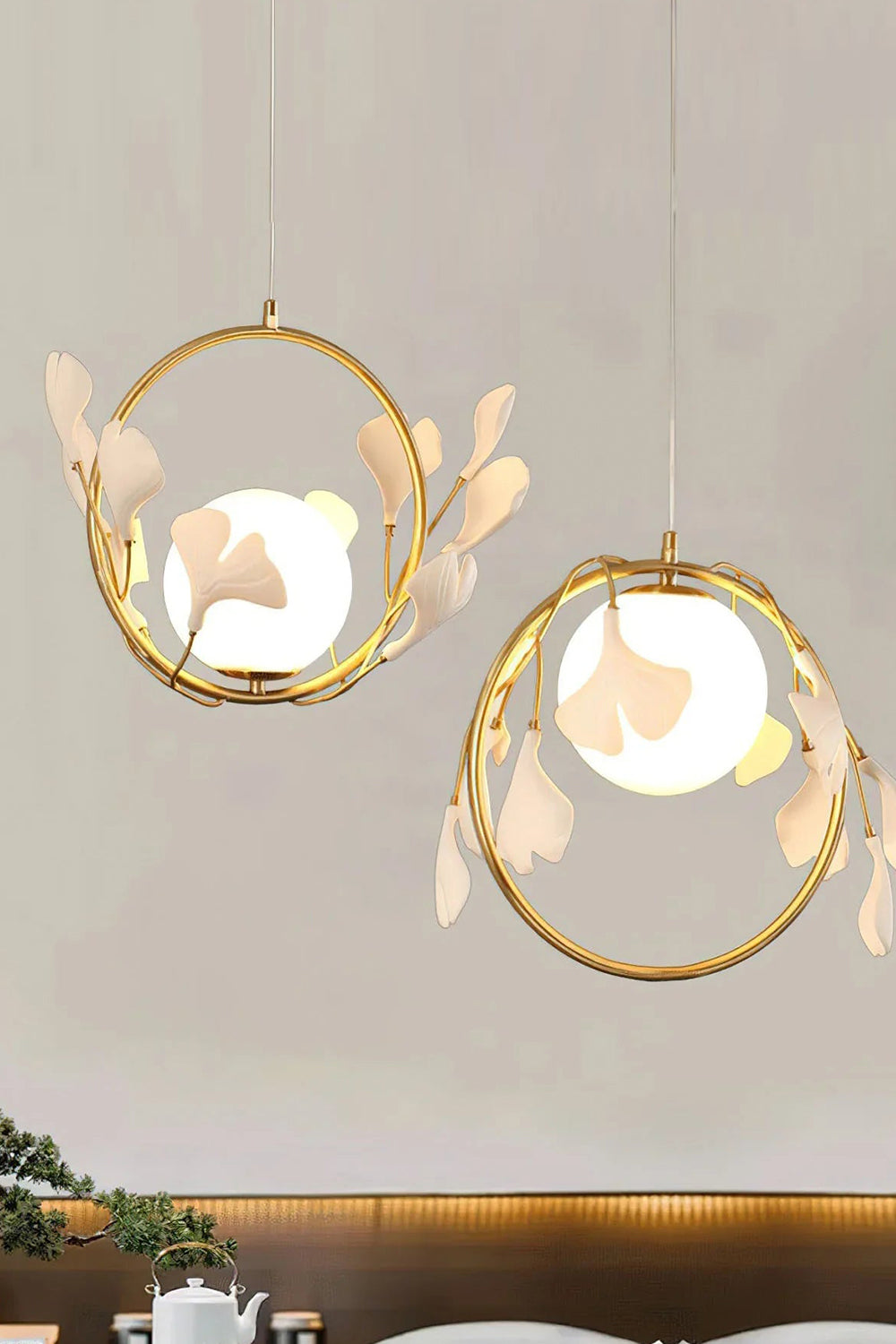The Golden Gingko Halo Pendant Light | detail | Samu Lamp