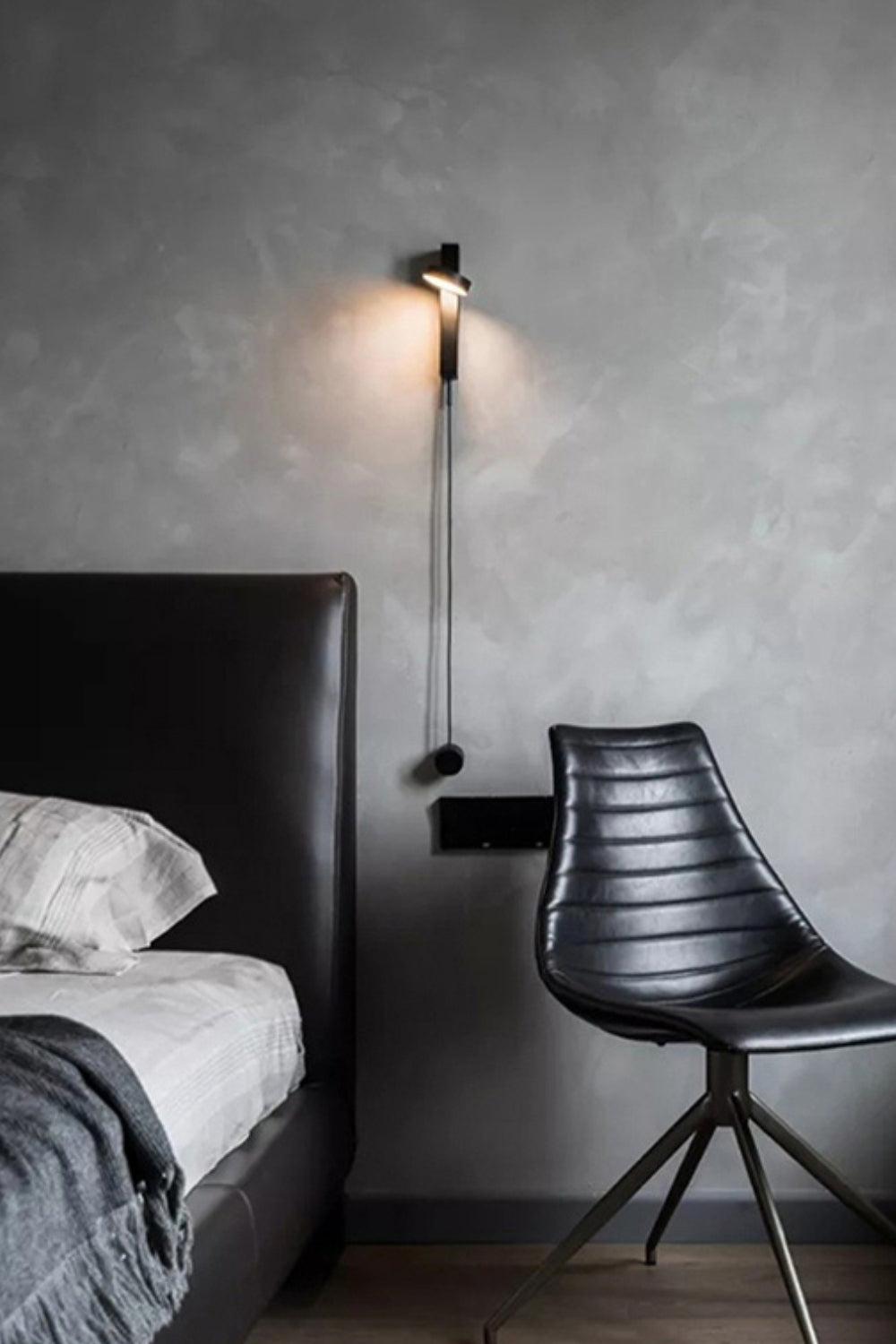 Tournant Wall Light