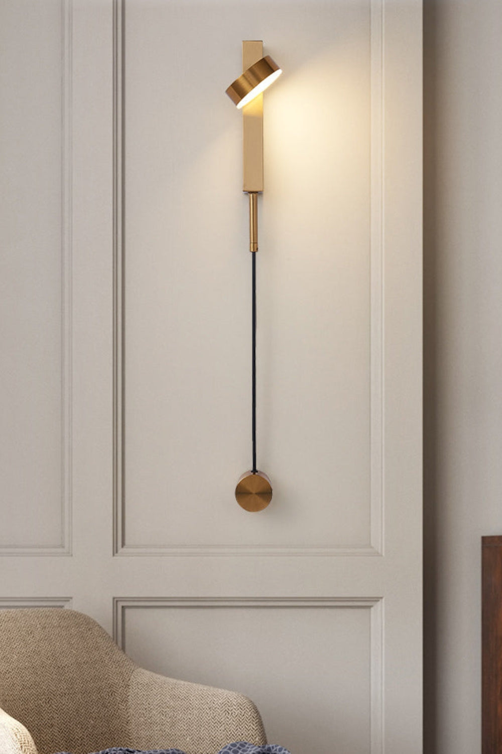 Tournant Wall Light