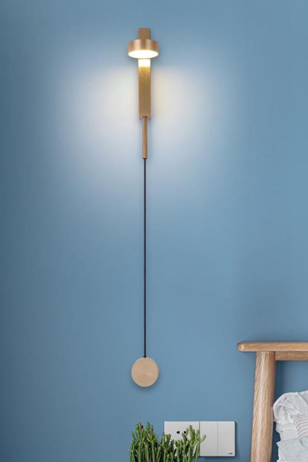 Tournant Wall Light