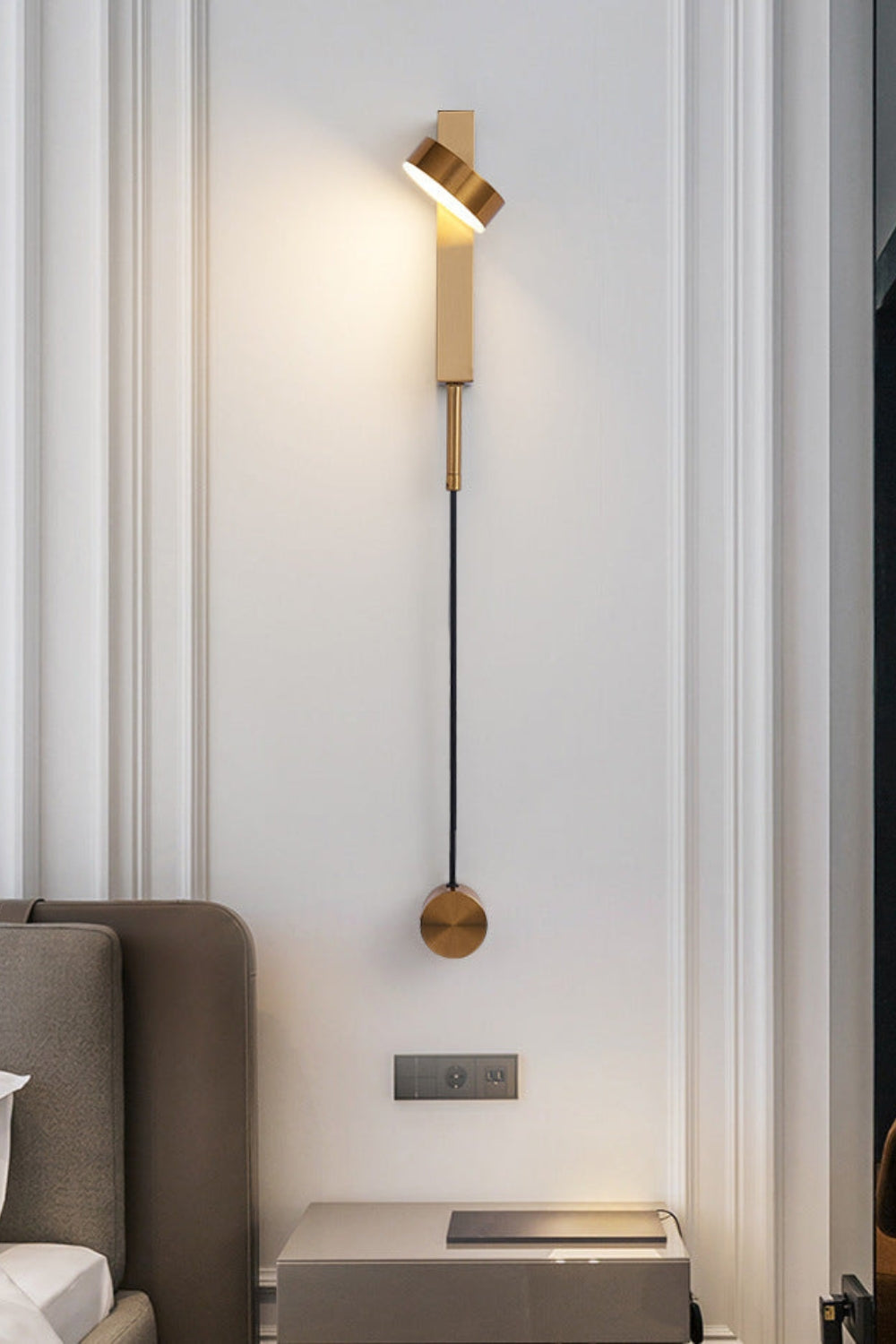 Tournant Wall Light