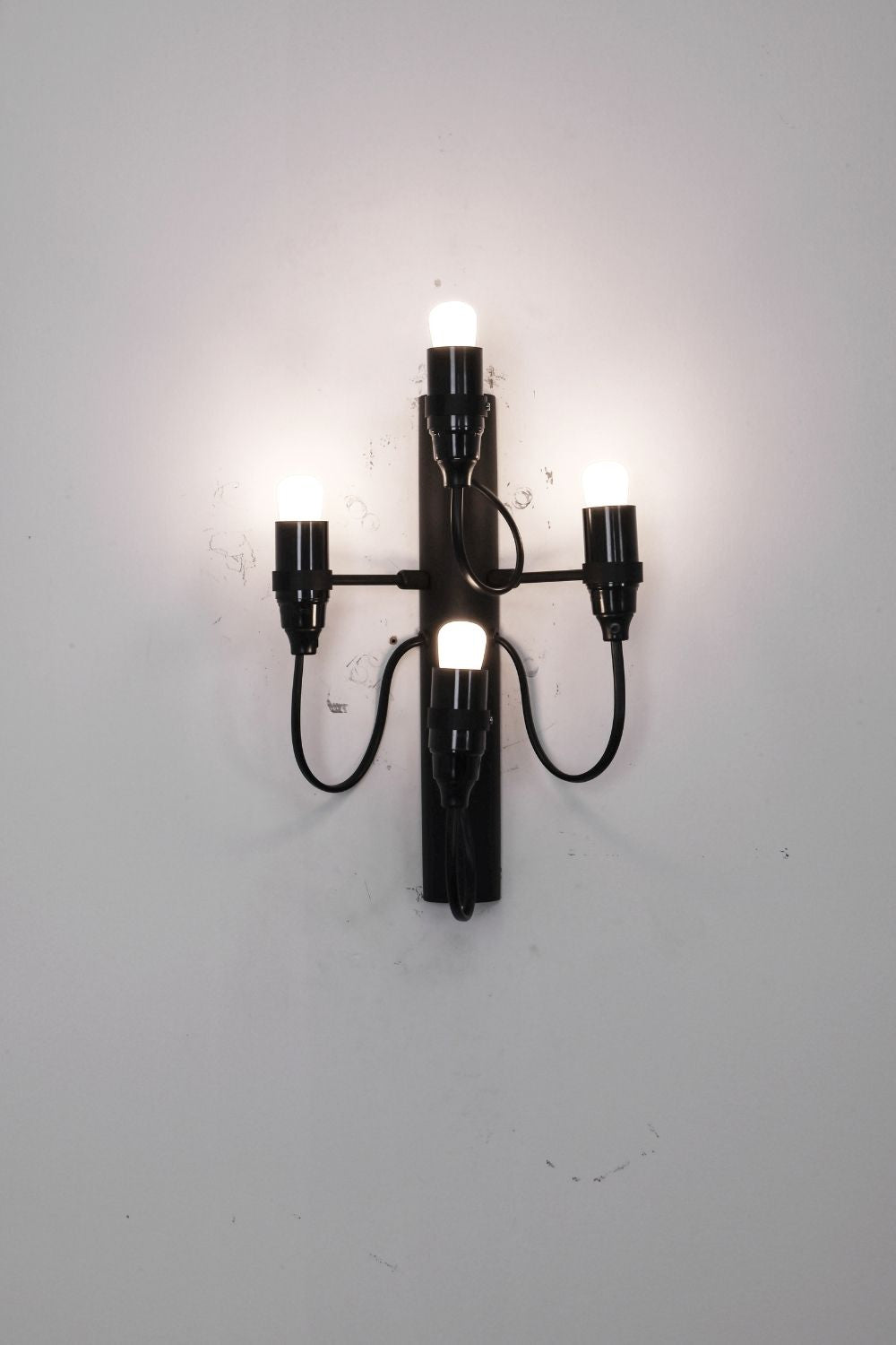 Traditional Mid-century 2097 Wall Lamp