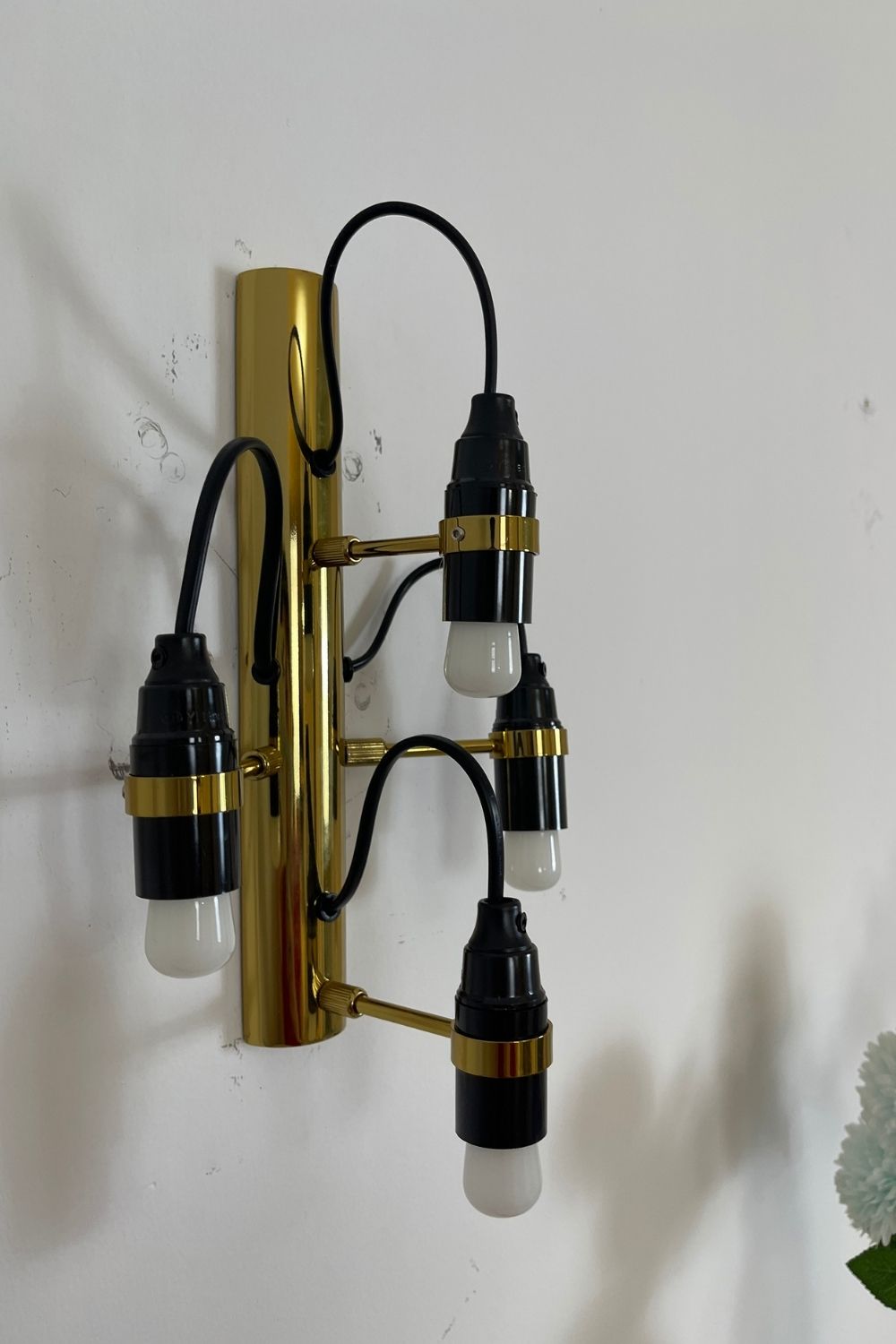 Traditional Mid-century 2097 Wall Lamp