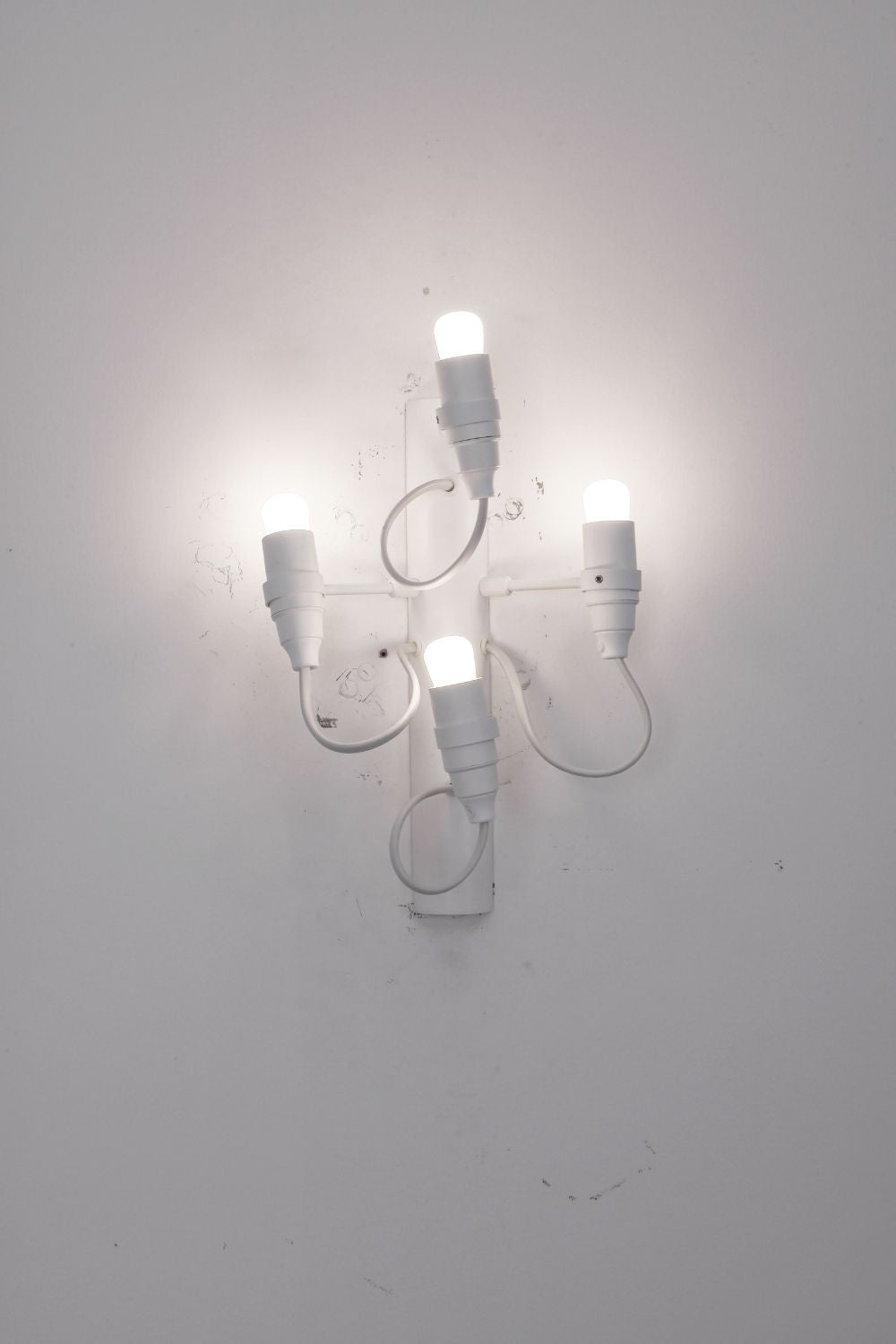 Traditional Mid-century 2097 Wall Lamp