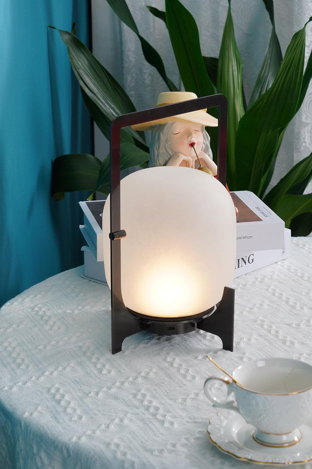 Twilight Lantern Rechargeable Table Light - SamuLighting