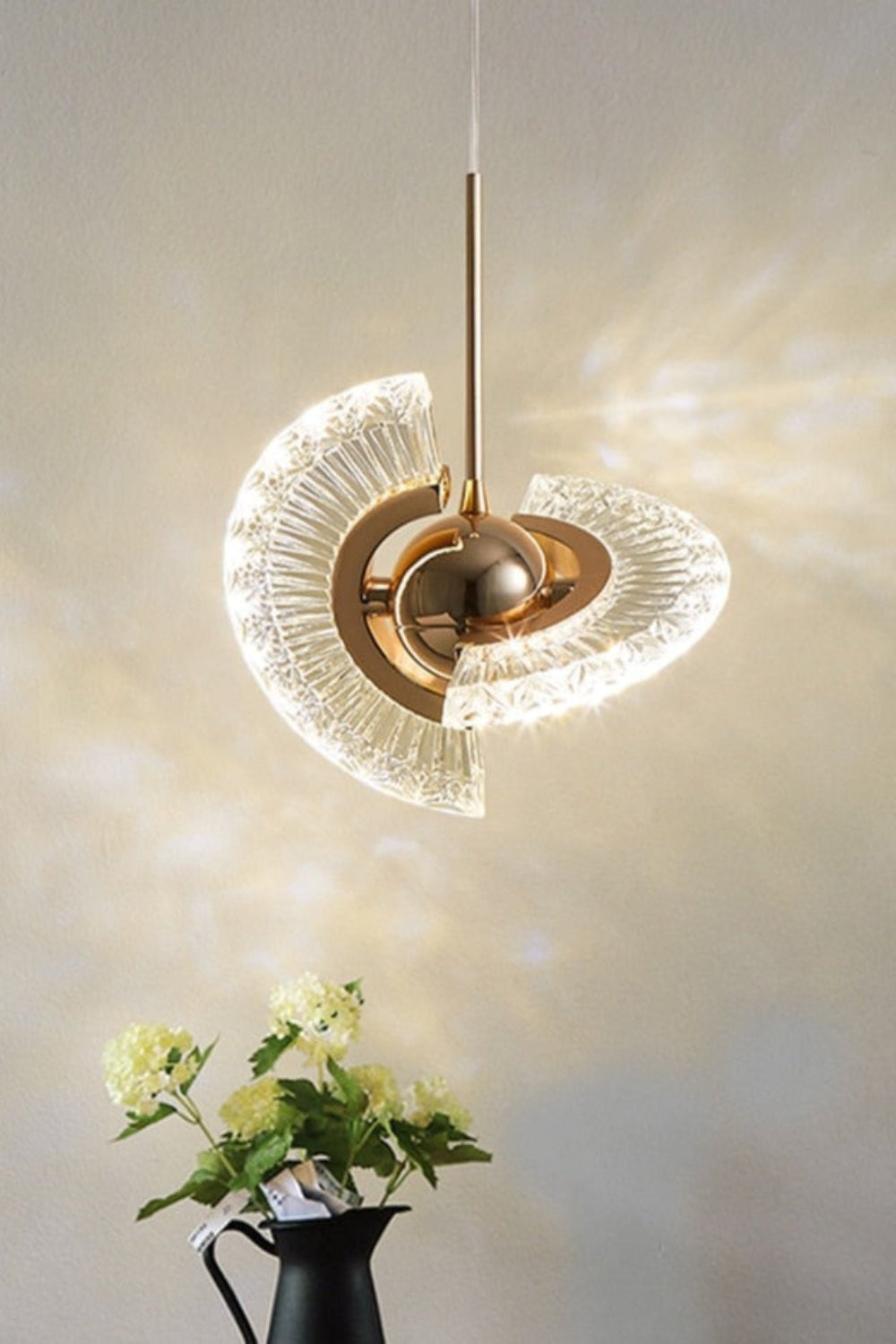 UFO Acrylic Pendant Light - SamuLighting