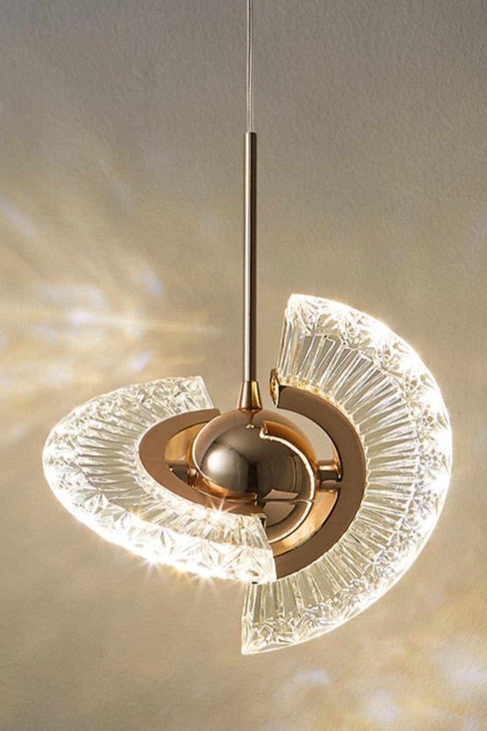 UFO Acrylic Pendant Light - SamuLighting