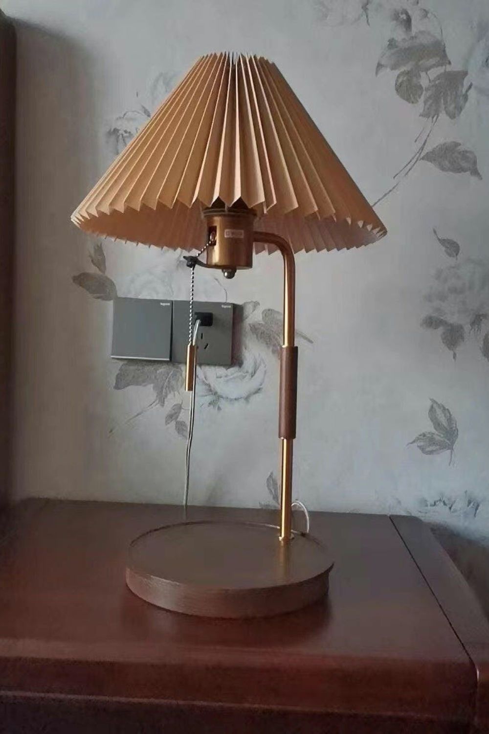 Wooden Retro Table Lamp - SamuLighting