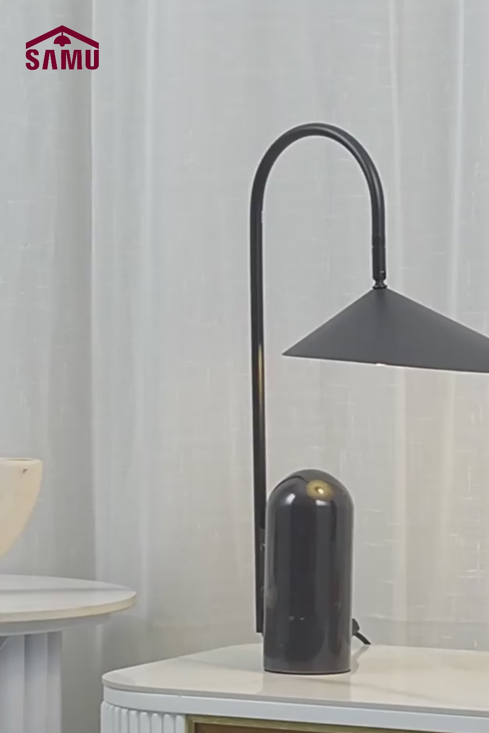 Arum Creative Table Lamp