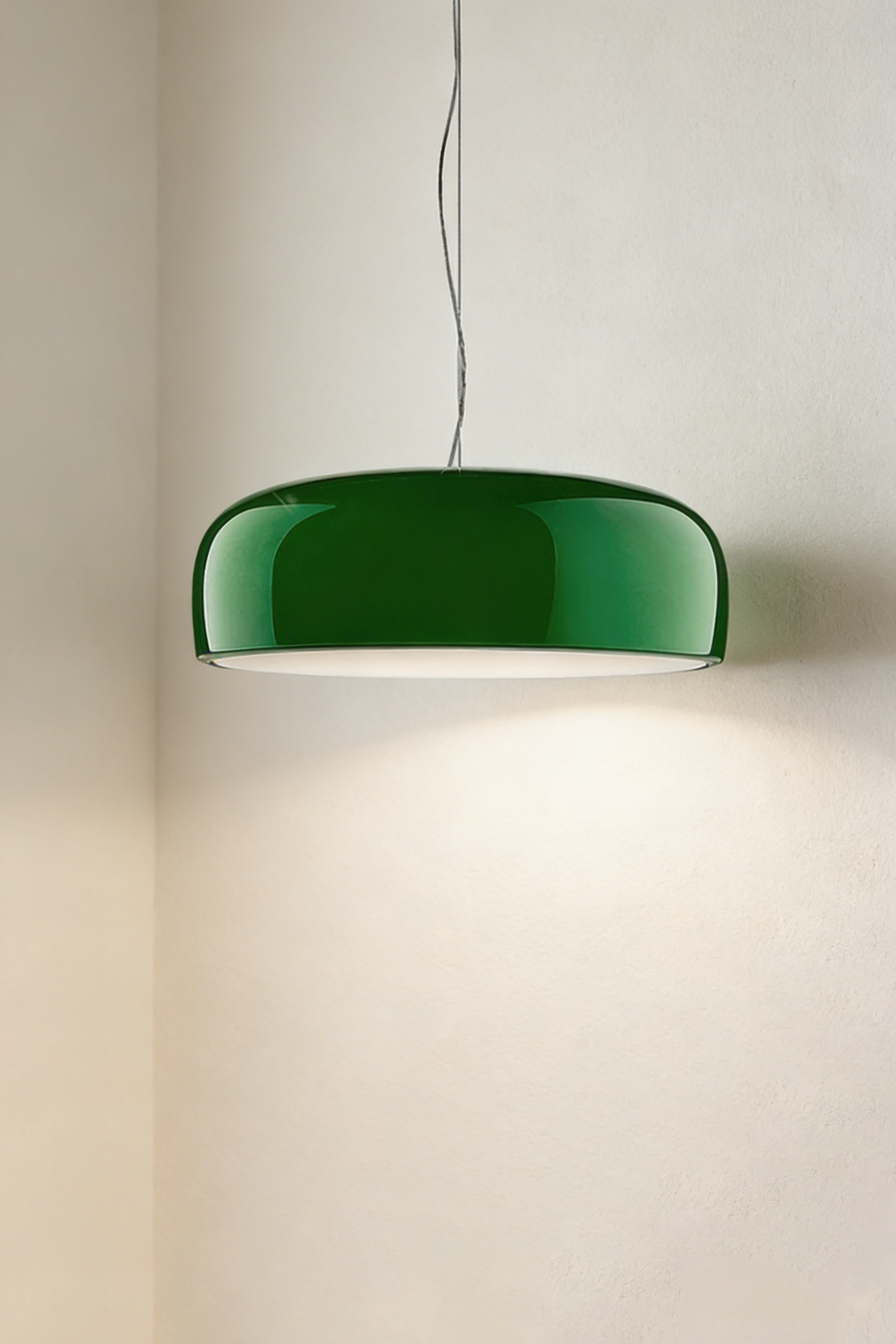 Sleek Lacquer Round Pendant Lamp