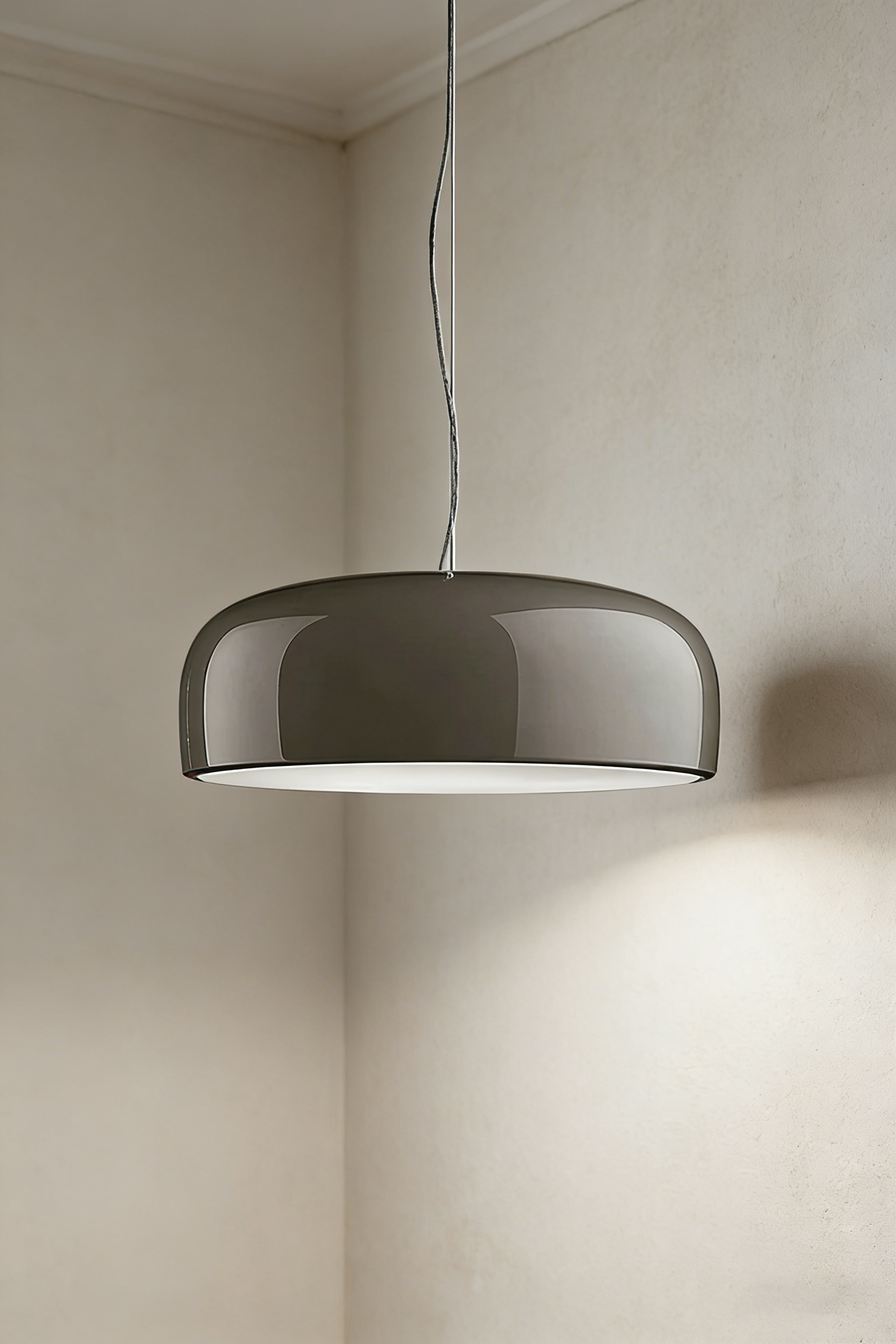 Sleek Lacquer Round Pendant Lamp