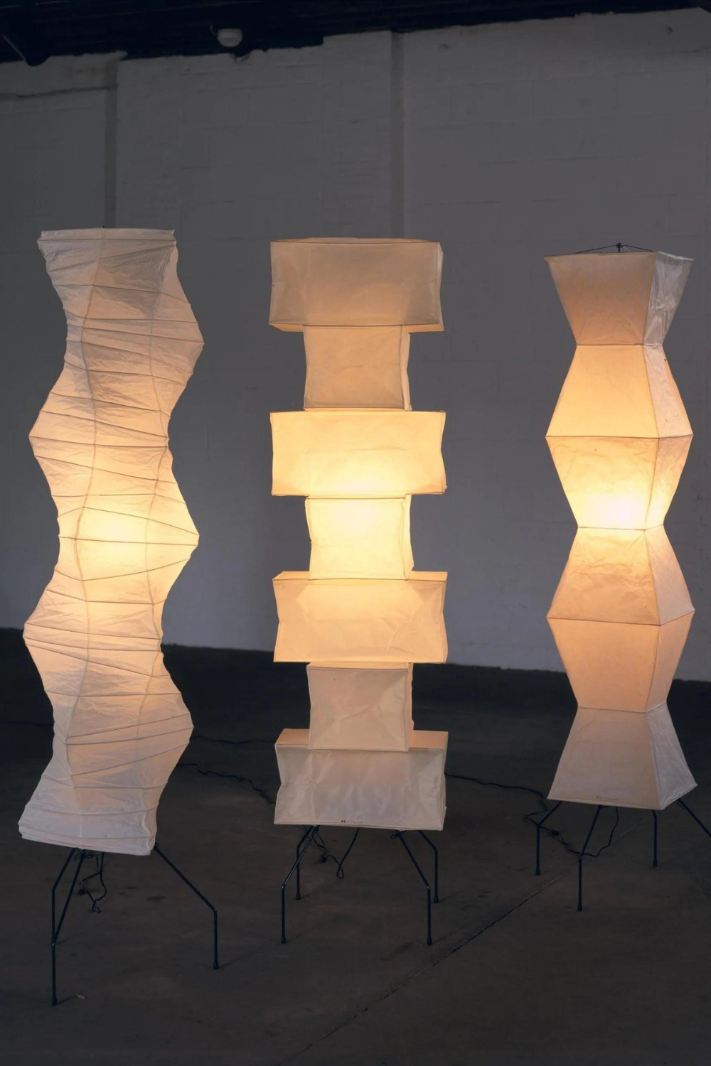 Akari UF4-33N Floor Lamp - SamuLighting