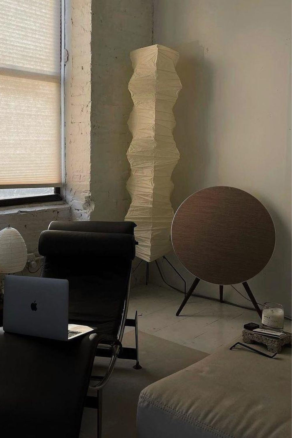 Akari UF4-33N Floor Lamp - SamuLighting