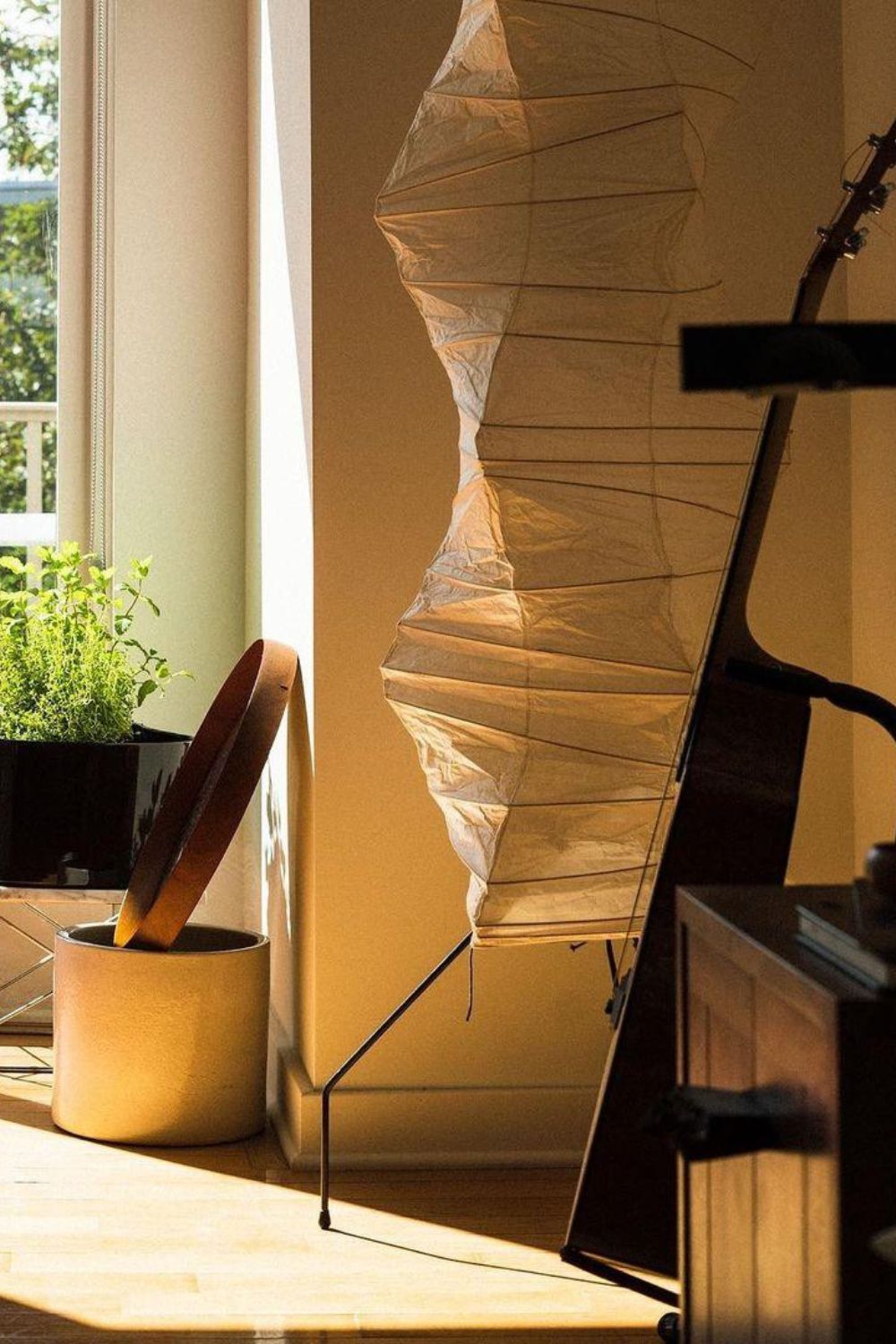 Akari UF4-33N Floor Lamp - SamuLighting