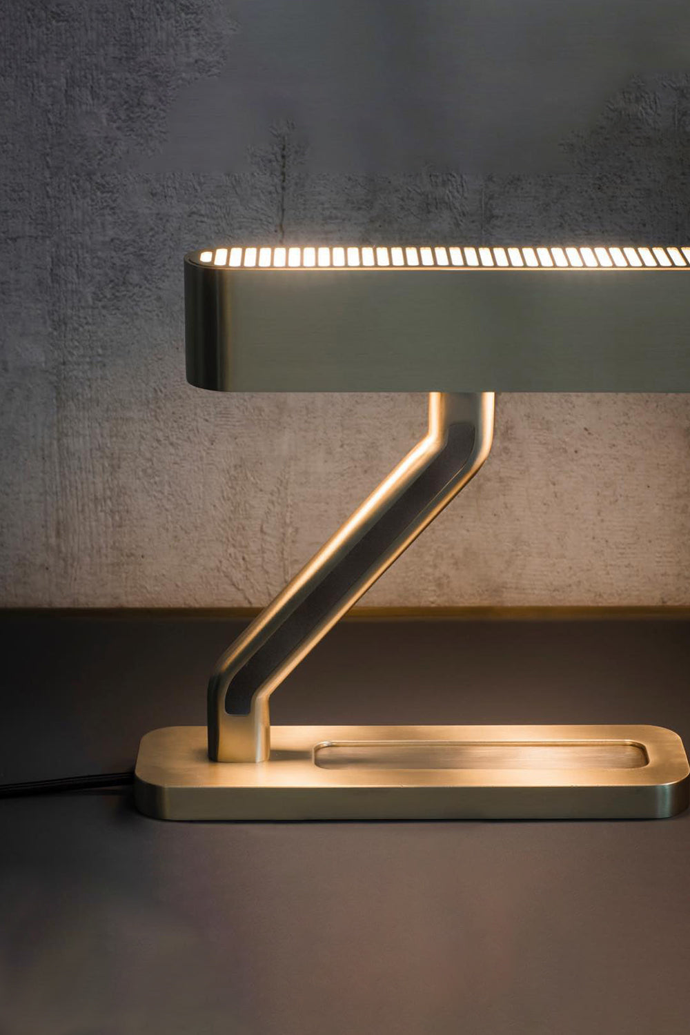 Colt Table Lamp - SamuLighting