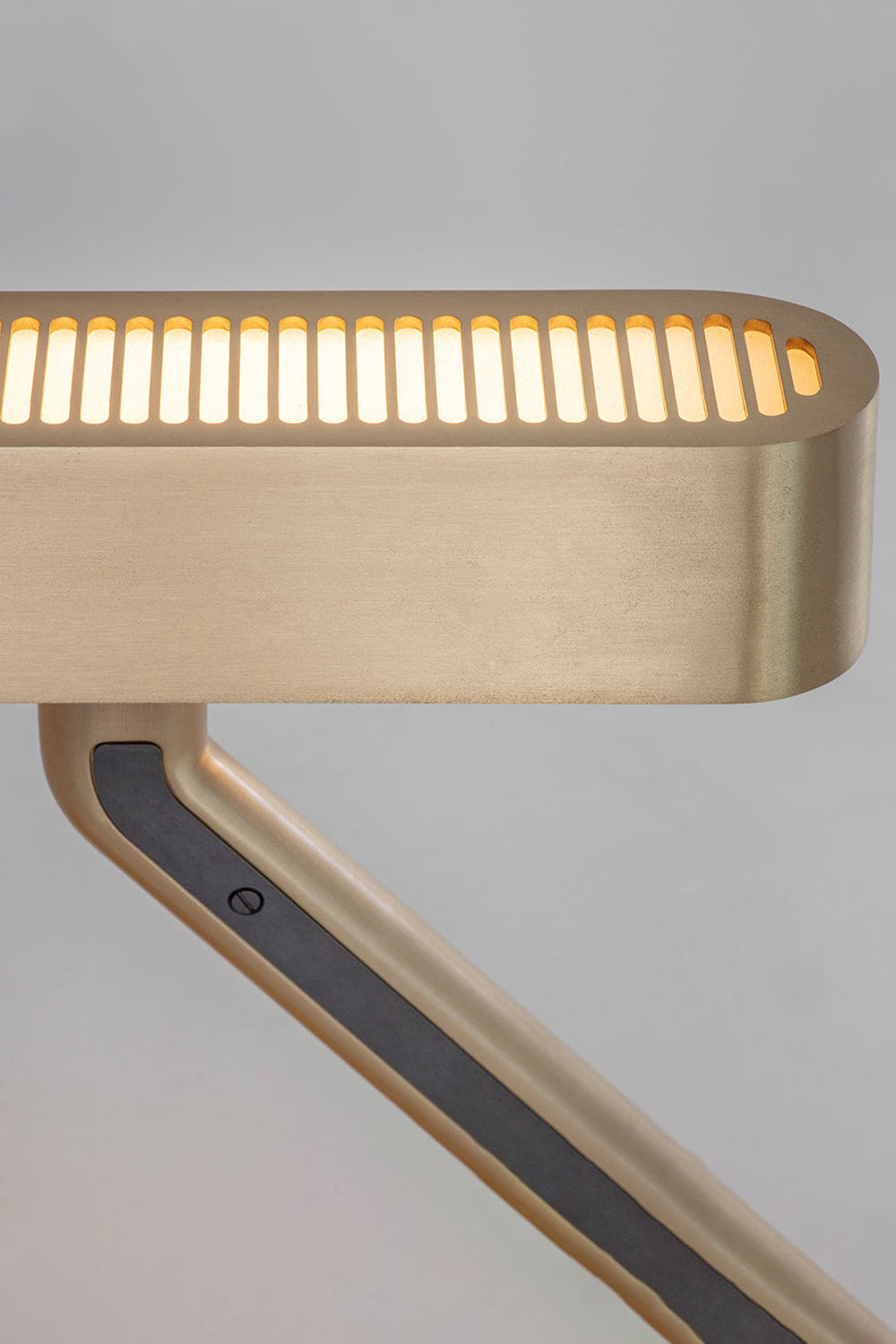 Colt Table Lamp - SamuLighting