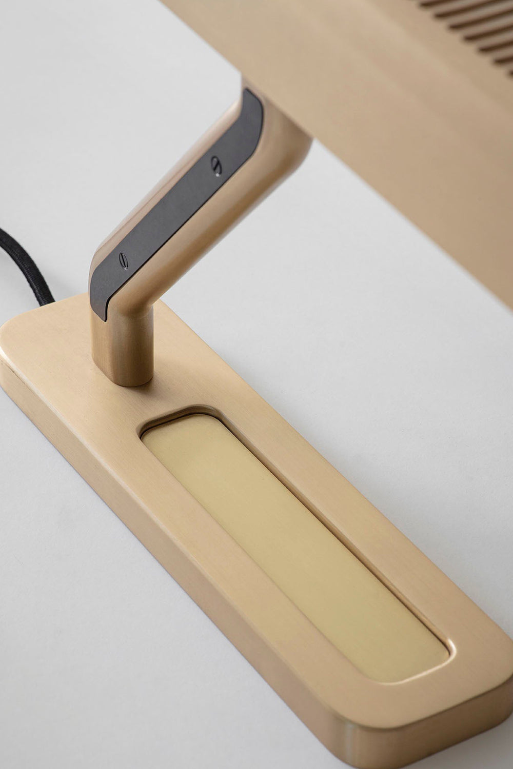 Colt Table Lamp - SamuLighting