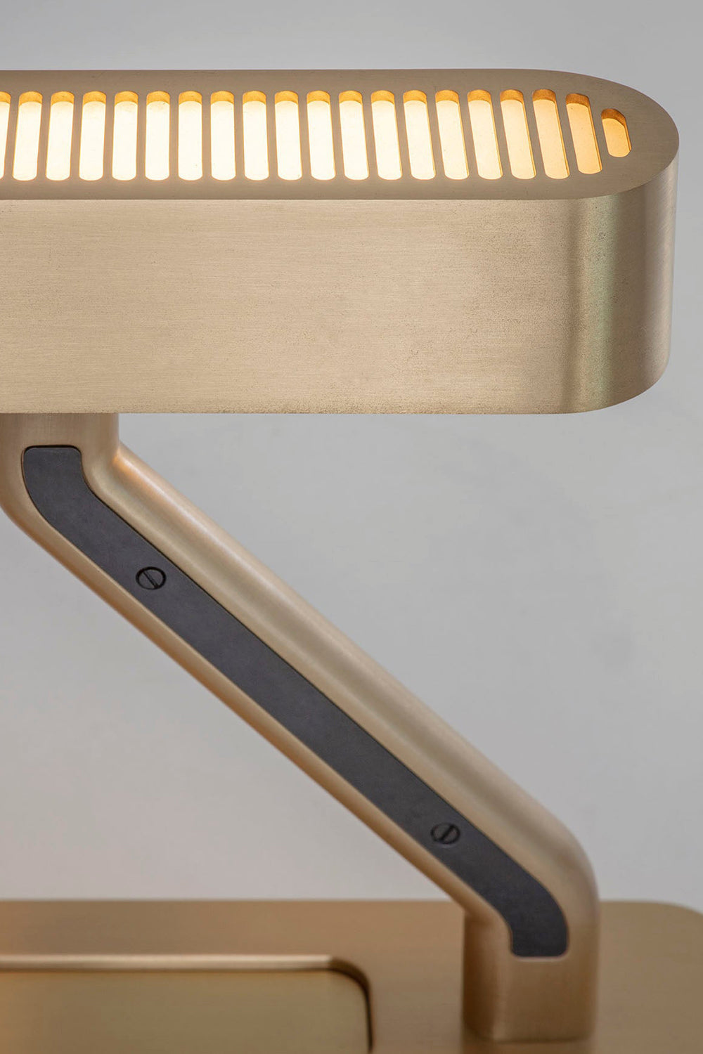 Colt Table Lamp - SamuLighting