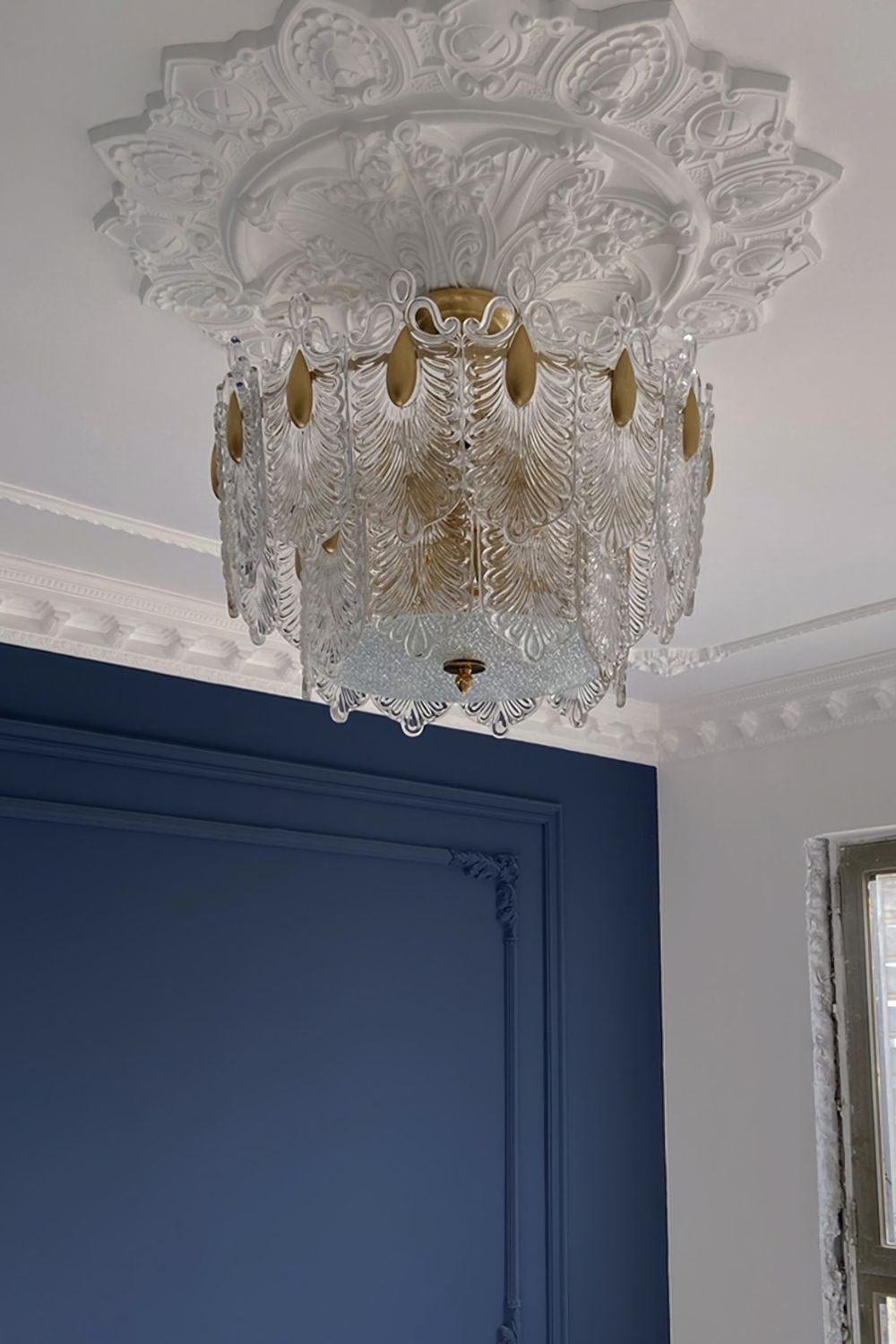 Decorative Pattern Glass Chandelier - SamuLighting