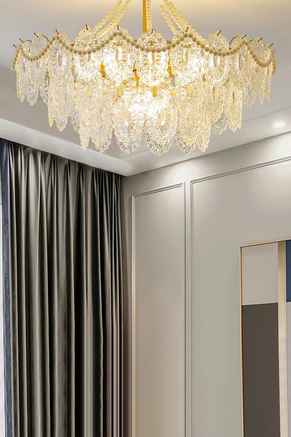 Embossed Pearls Glass Chandelier - SamuLighting