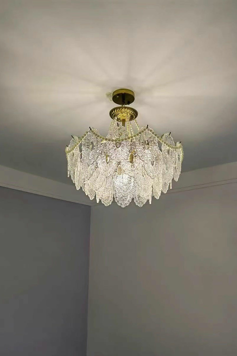 Embossed Pearls Glass Chandelier - SamuLighting