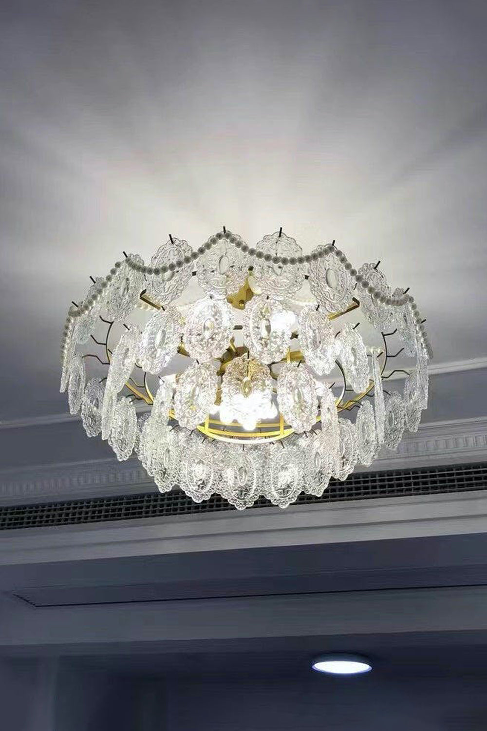 Embossed Pearls Glass Chandelier - SamuLighting