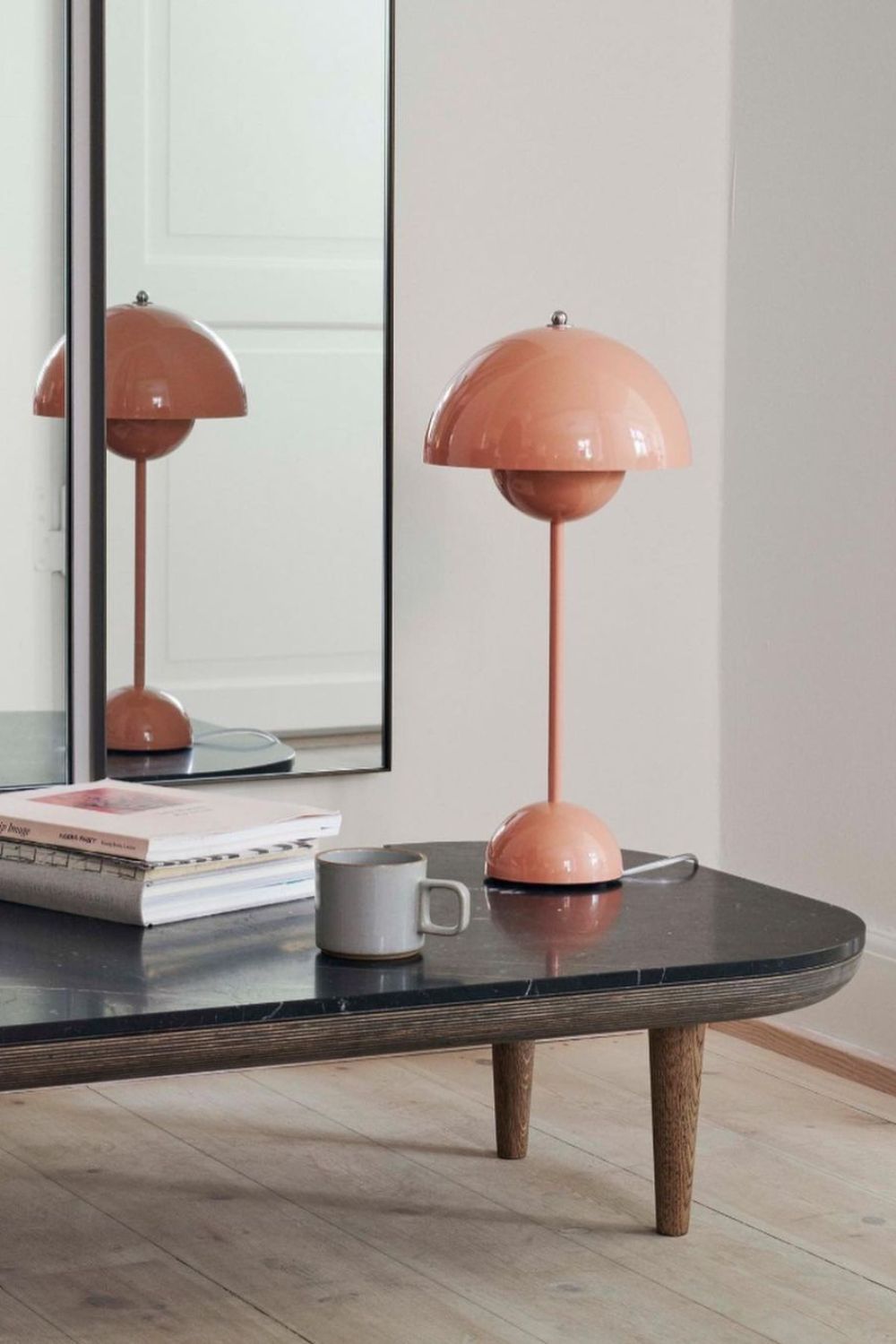 Flowerpot Table Lamp - SamuLighting