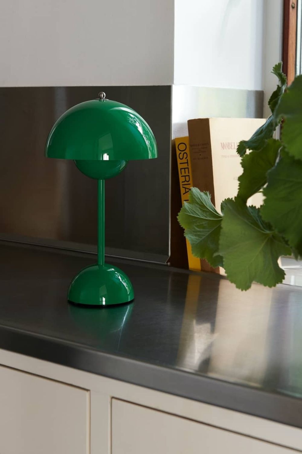 Flowerpot Table Lamp Portable - SamuLighting
