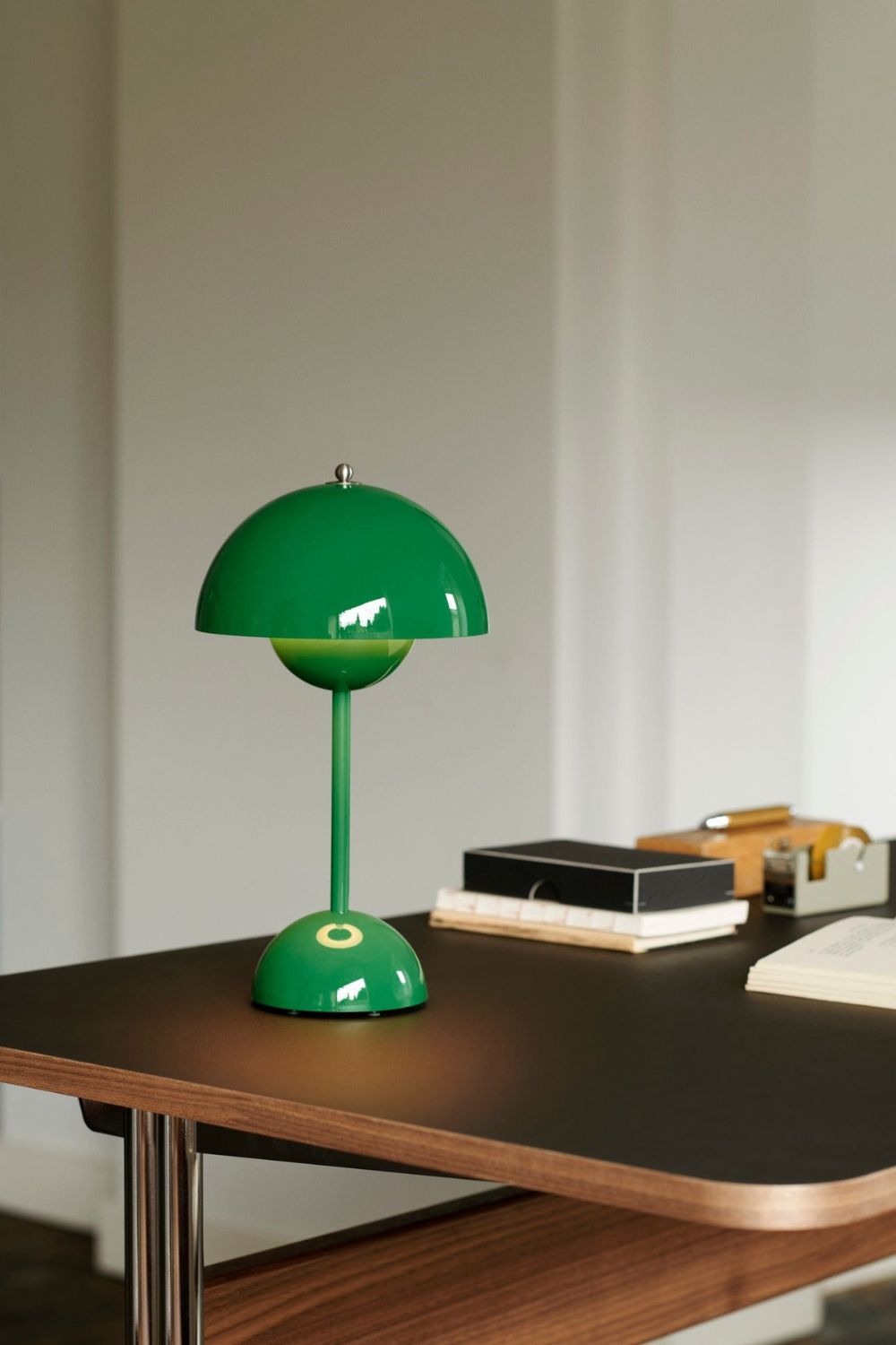 Flowerpot Table Lamp Portable - SamuLighting