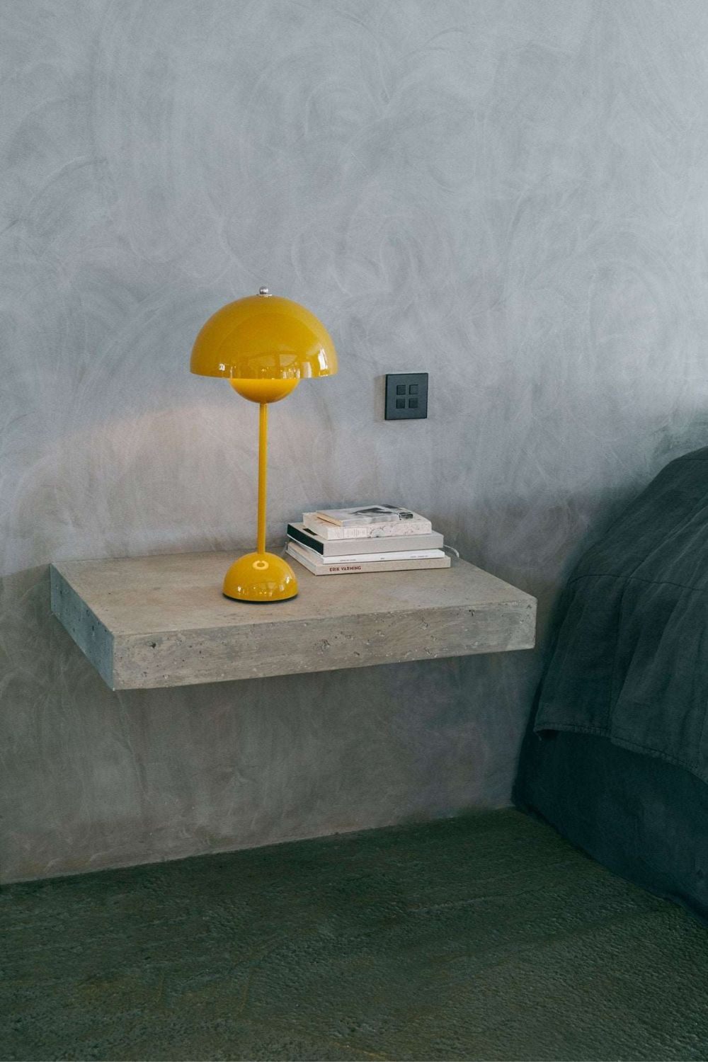 Flowerpot Table Lamp Portable - SamuLighting
