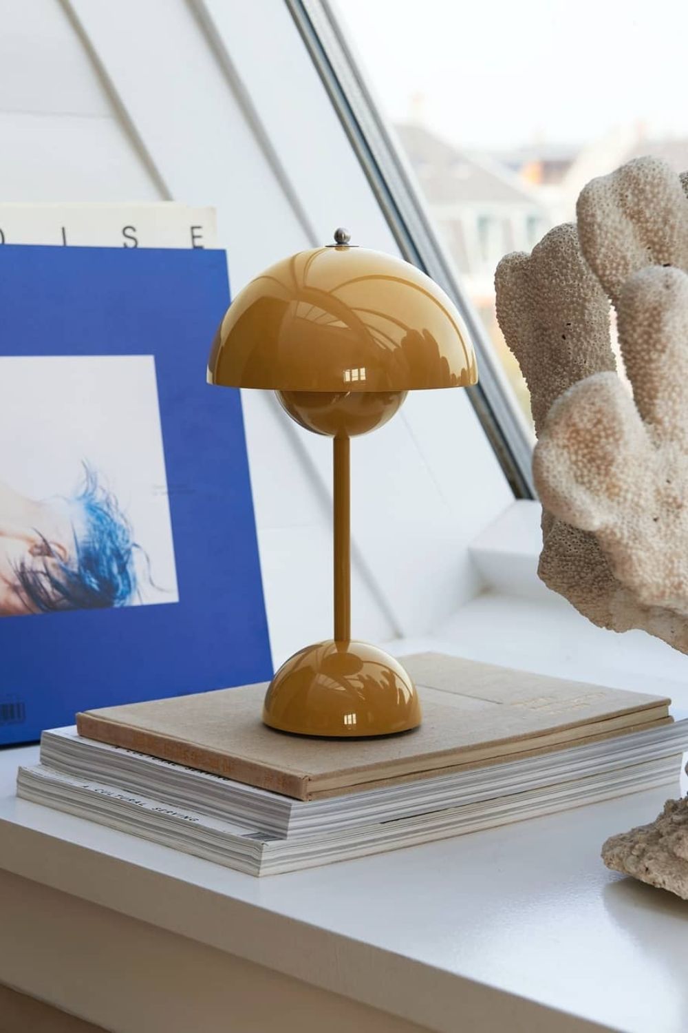 Flowerpot Table Lamp Portable - SamuLighting