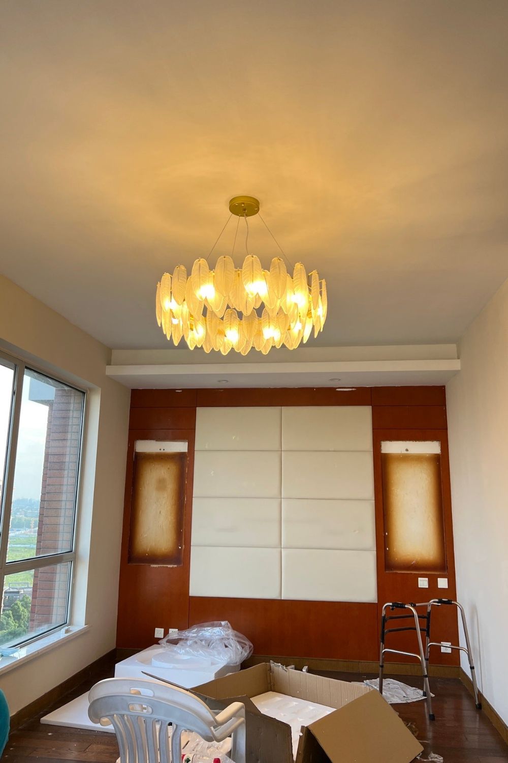 Glass Feather Chandelier - SamuLighting